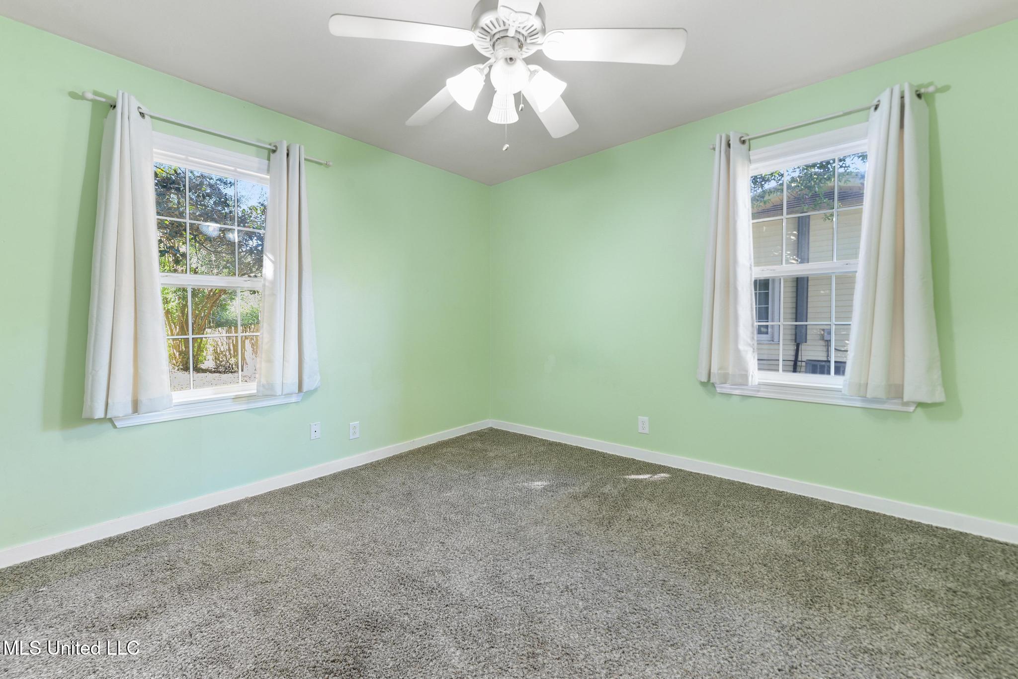 21 E Park Street Property Photo 14