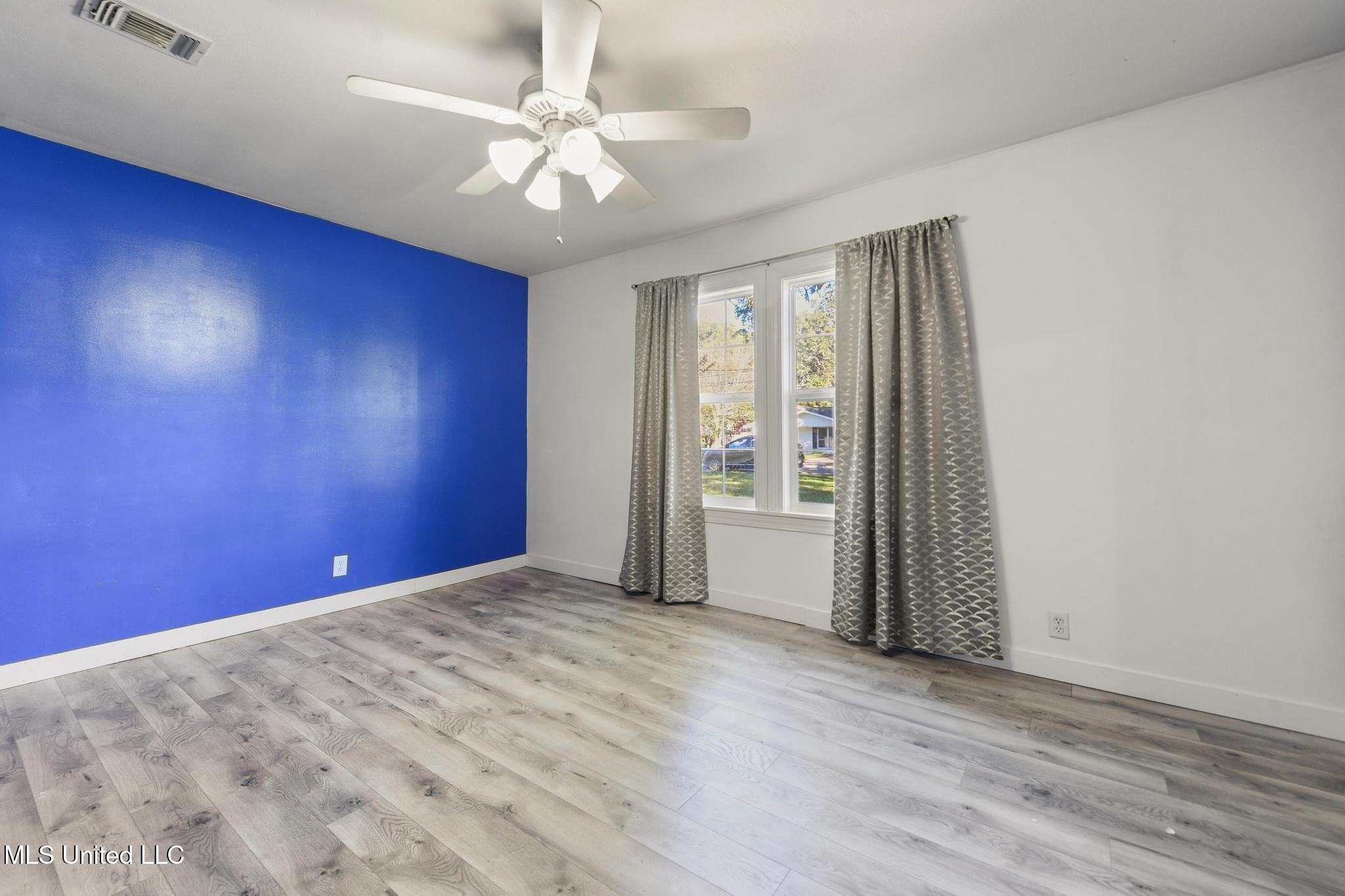 21 E Park Street Property Photo 16