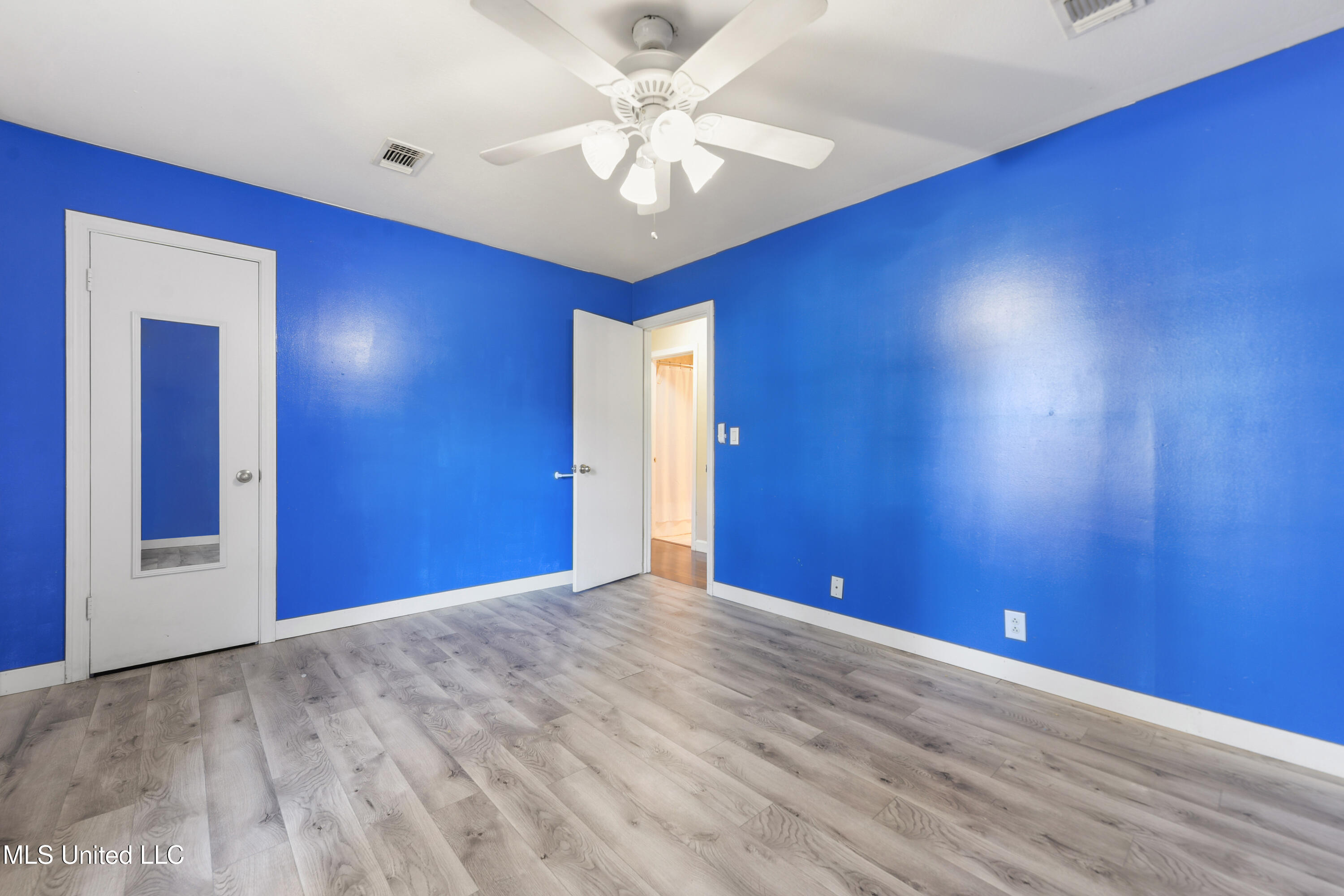 21 E Park Street Property Photo 17