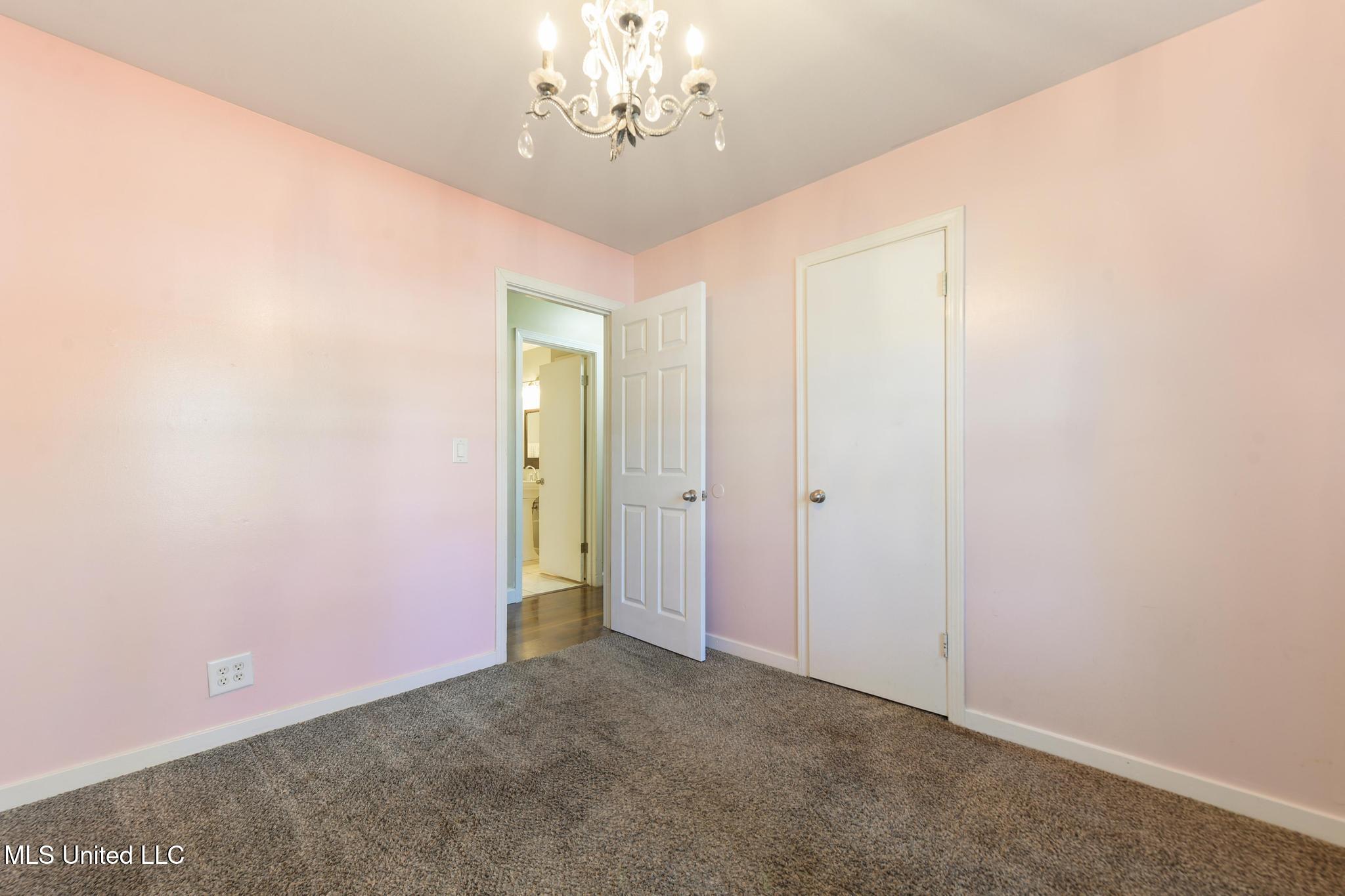 21 E Park Street Property Photo 19