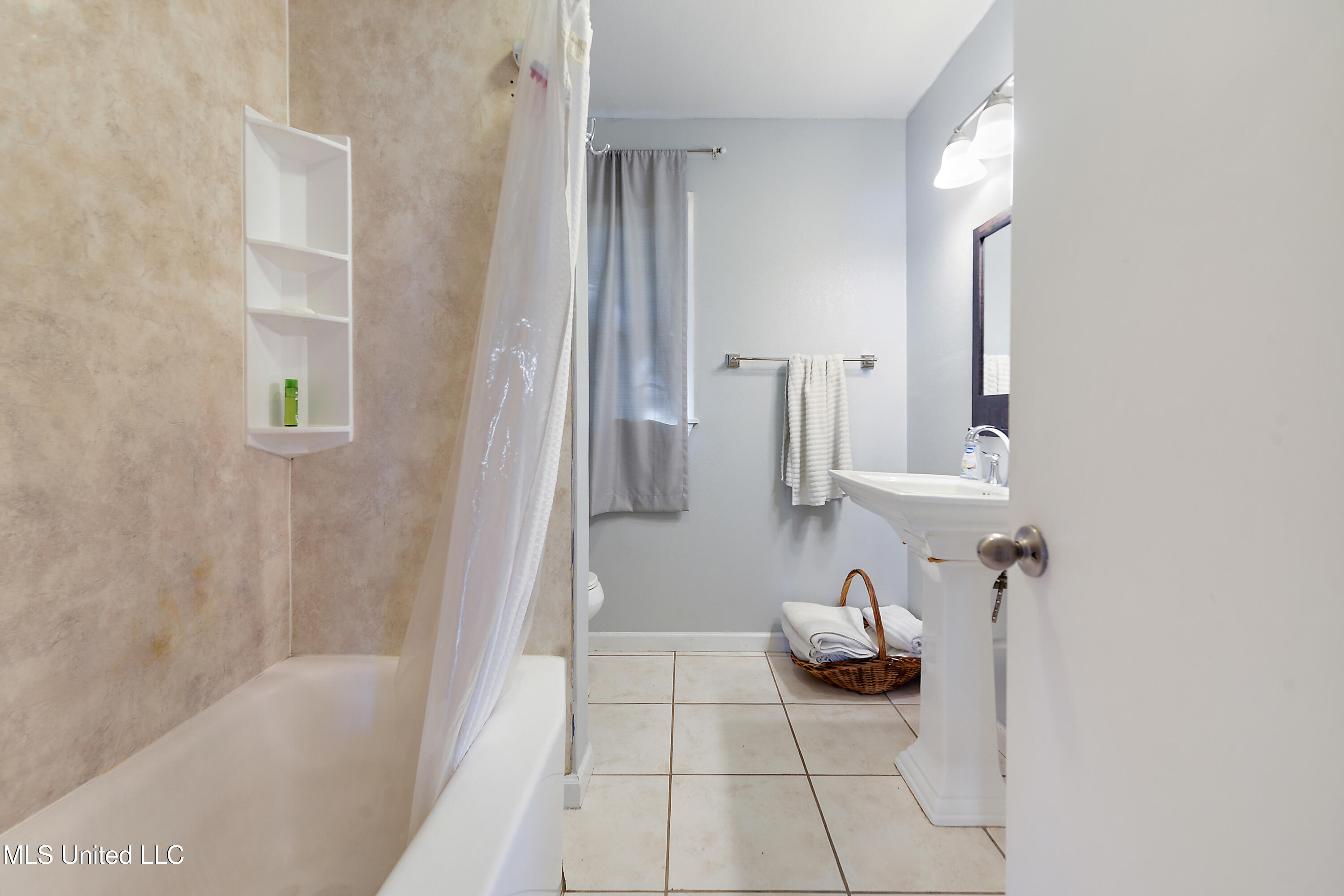 21 E Park Street Property Photo 20