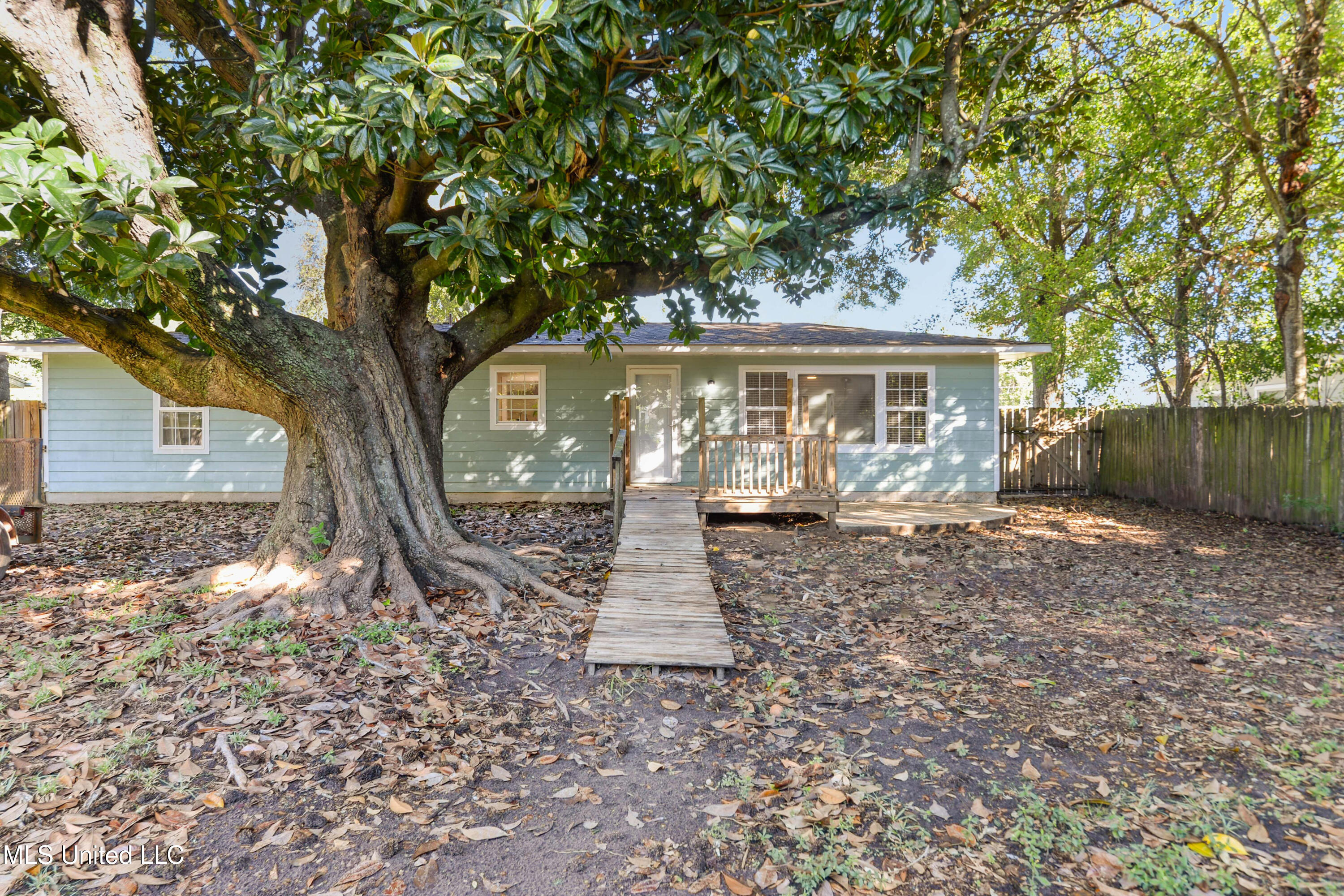 21 E Park Street Property Photo 22