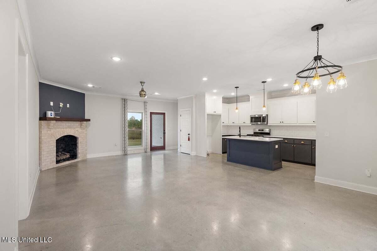 517 Birchwood Boulevard Property Photo 5