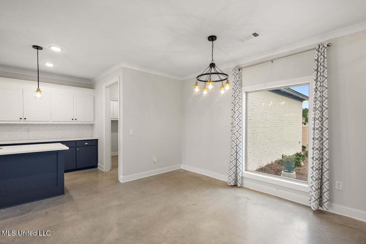 517 Birchwood Boulevard Property Photo 6