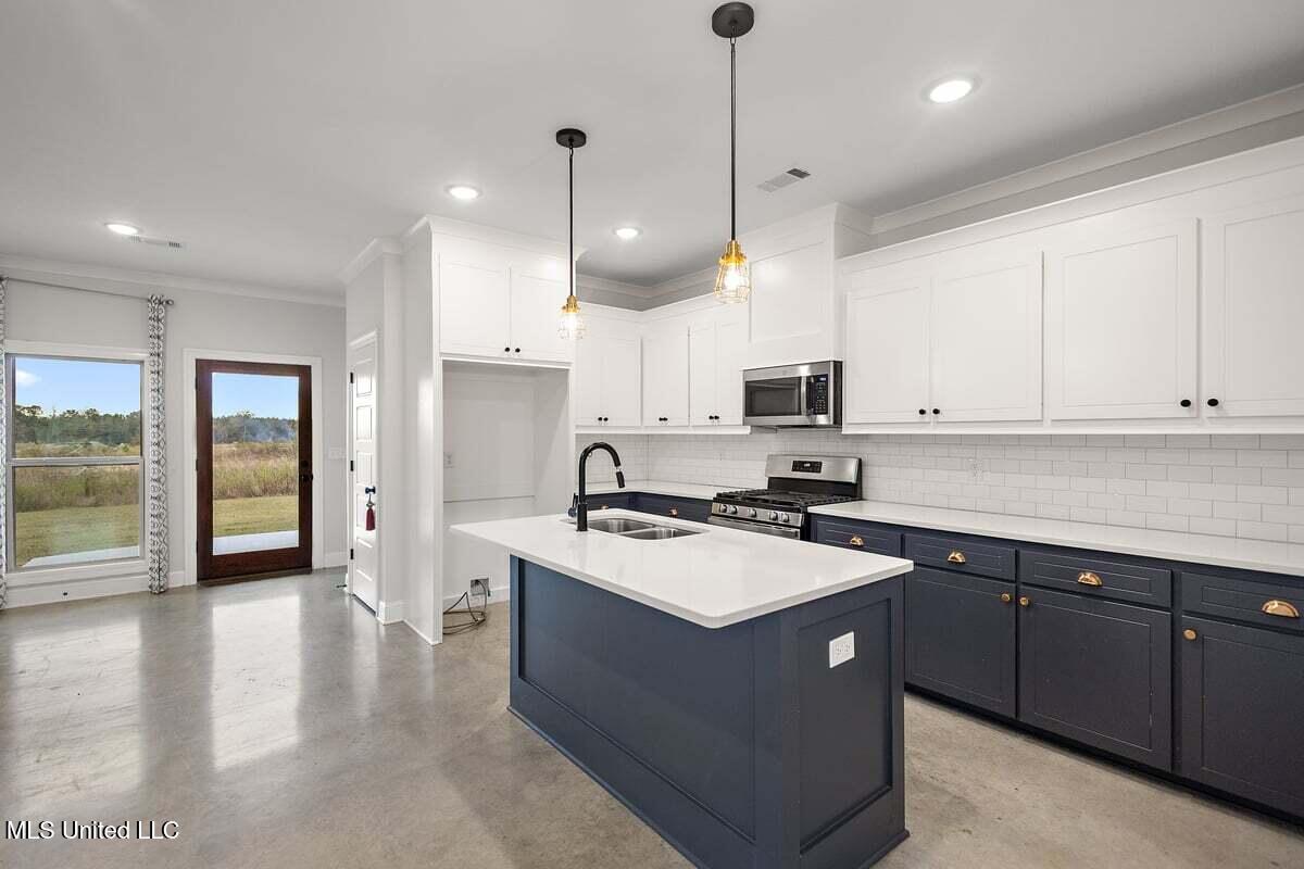 517 Birchwood Boulevard Property Photo 8