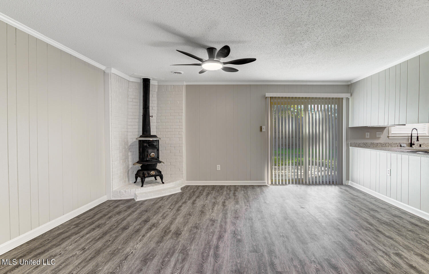 7274 Downing Cove Property Photo 5