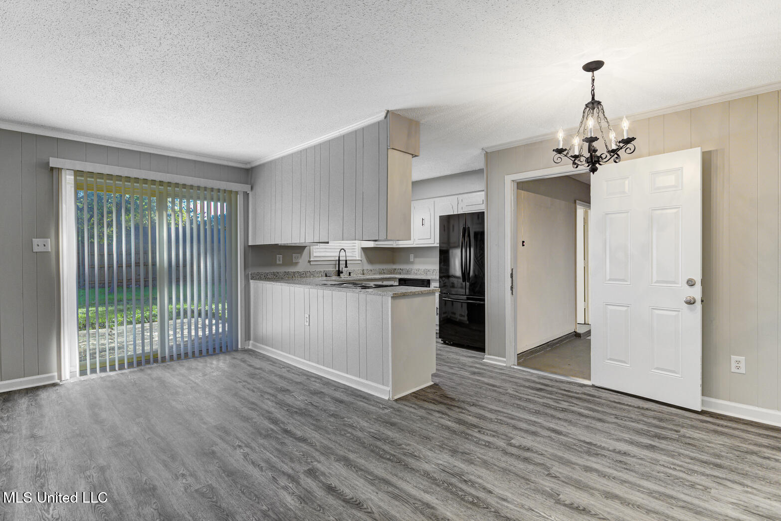 7274 Downing Cove Property Photo 8