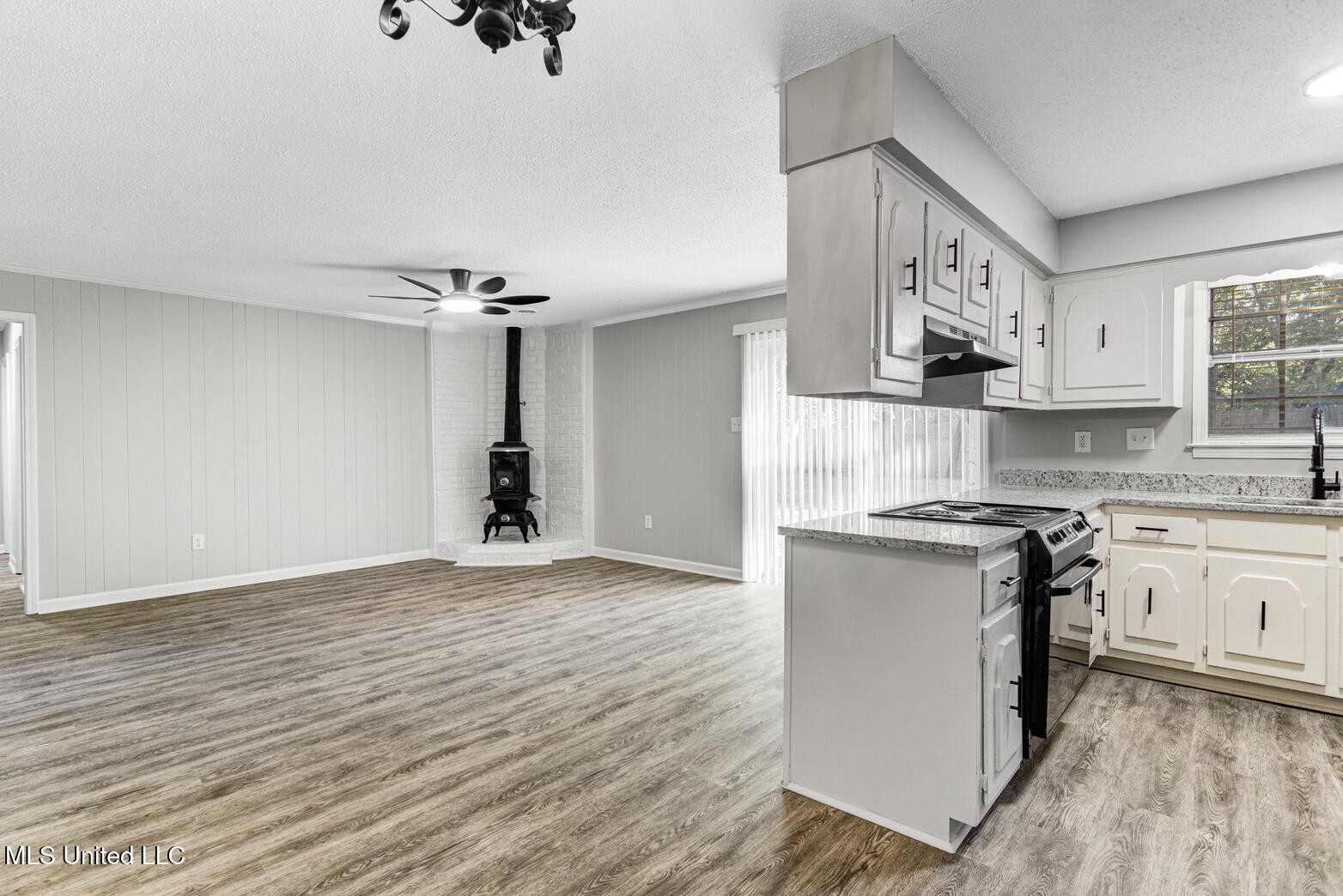 7274 Downing Cove Property Photo 9