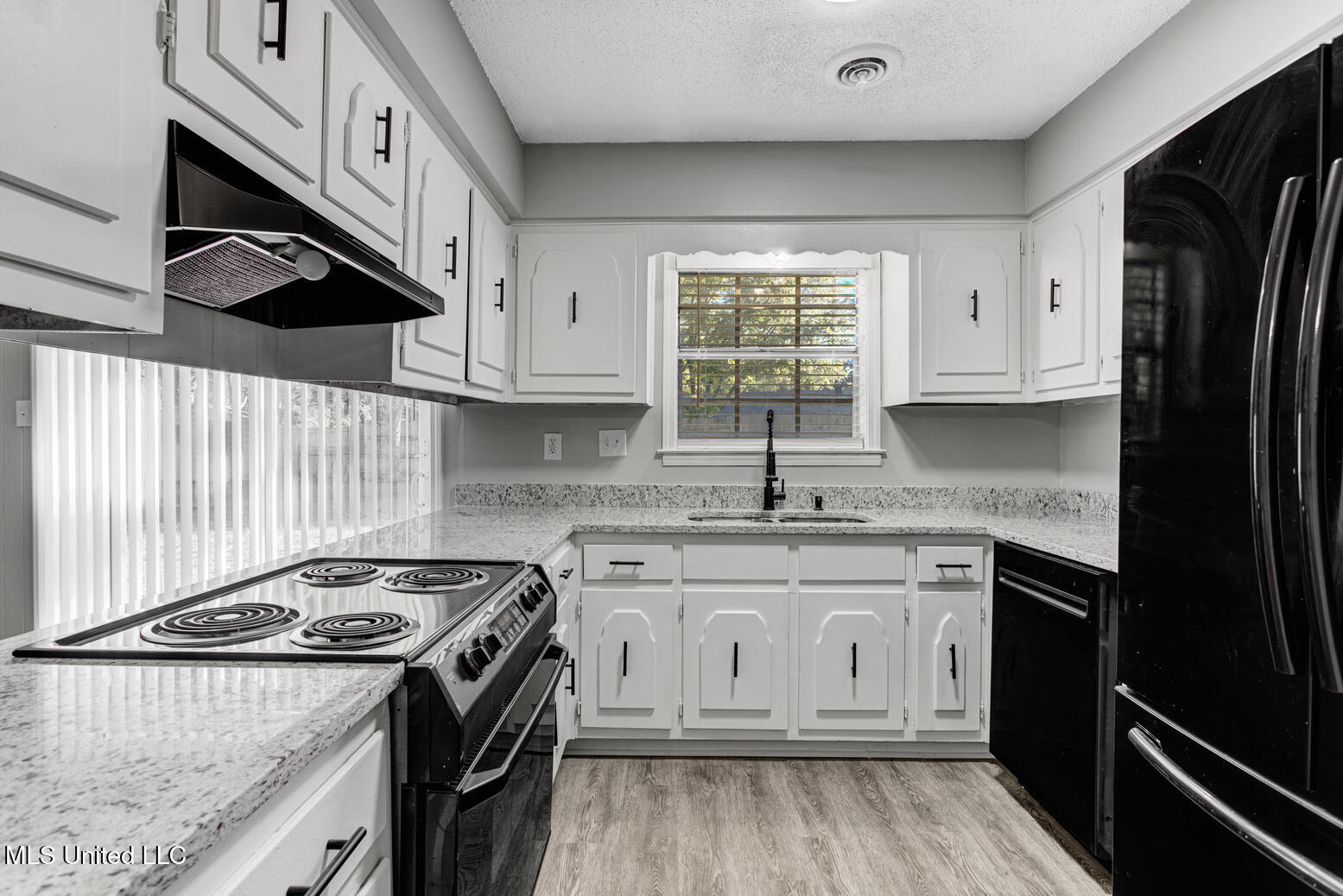 7274 Downing Cove Property Photo 10