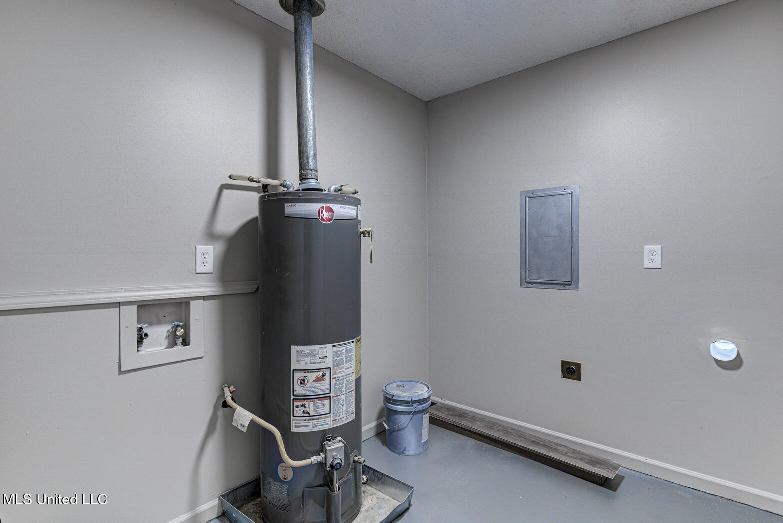 7274 Downing Cove Property Photo 12