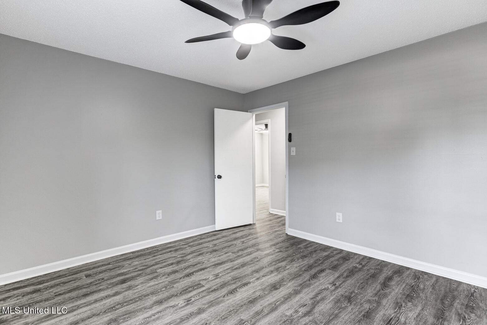 7274 Downing Cove Property Photo 14