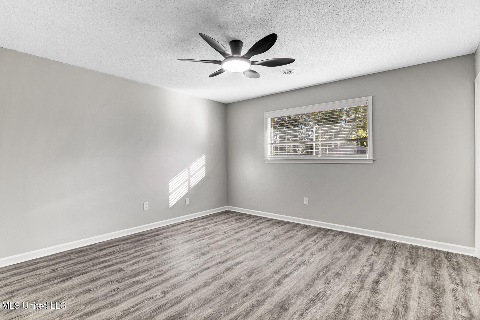 7274 Downing Cove Property Photo 17