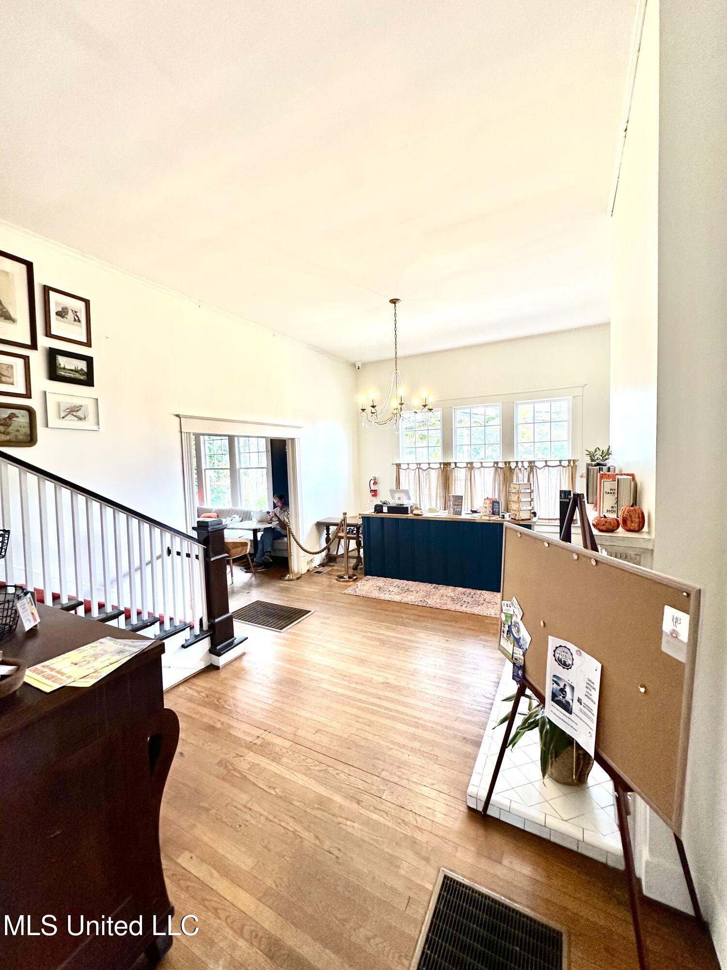 512 W Monticello Street Property Photo 14