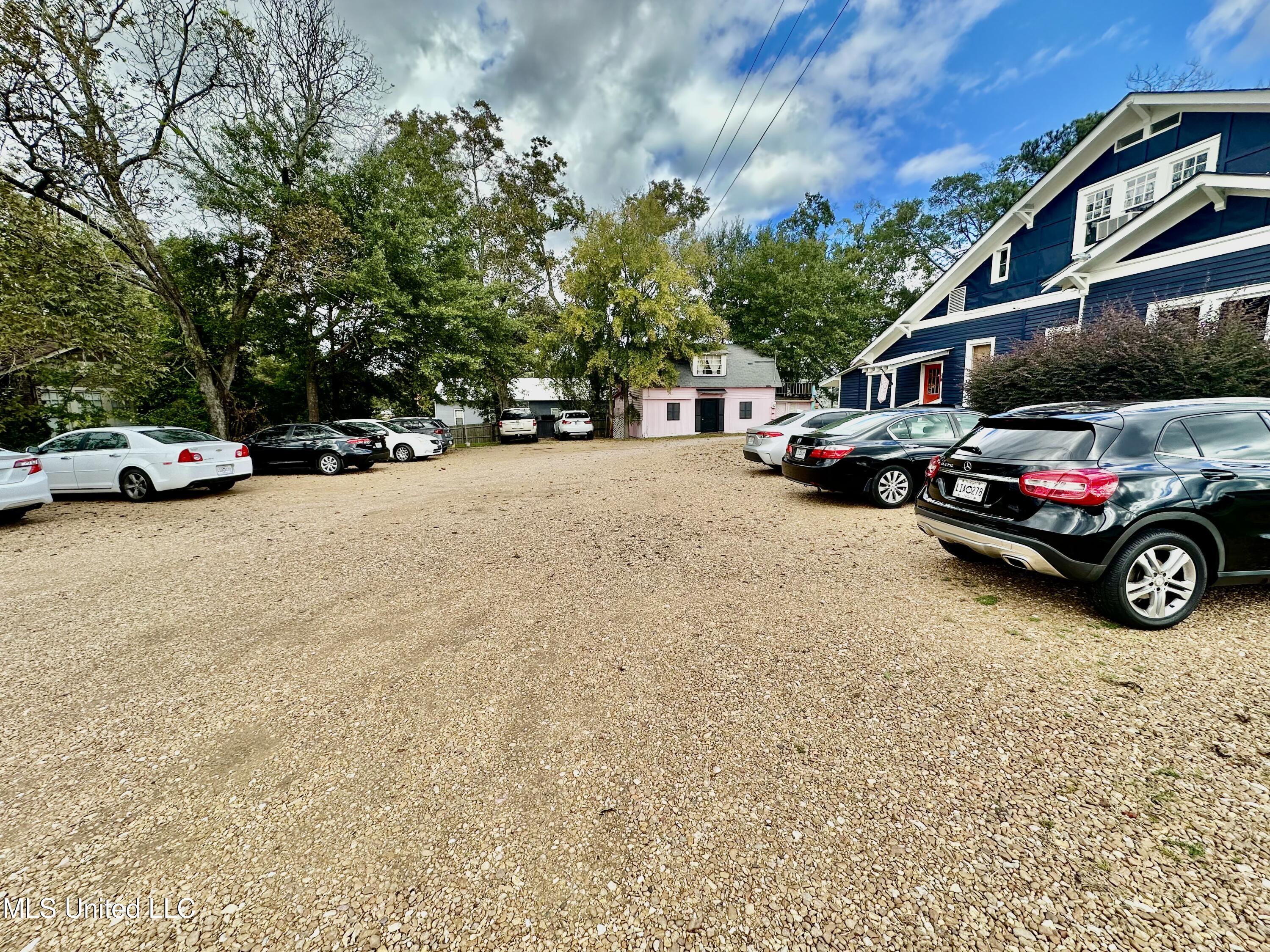 512 W Monticello Street Property Photo 17