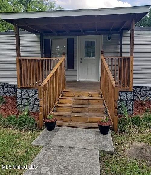 7310 Pineview Drive Property Photo 2