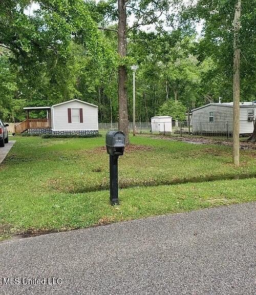 7310 Pineview Drive Property Photo 3