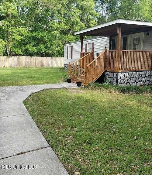 7310 Pineview Drive Property Photo 7