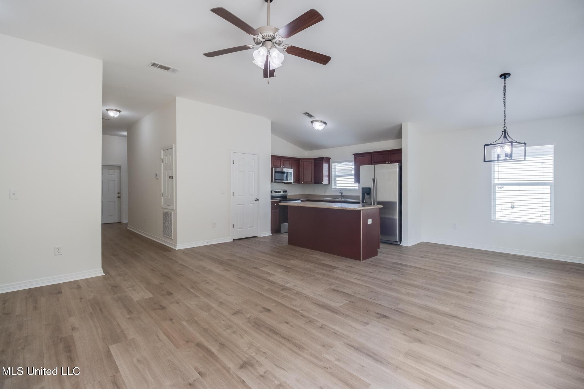 13110 Turtle Creek Parkway Property Photo 3