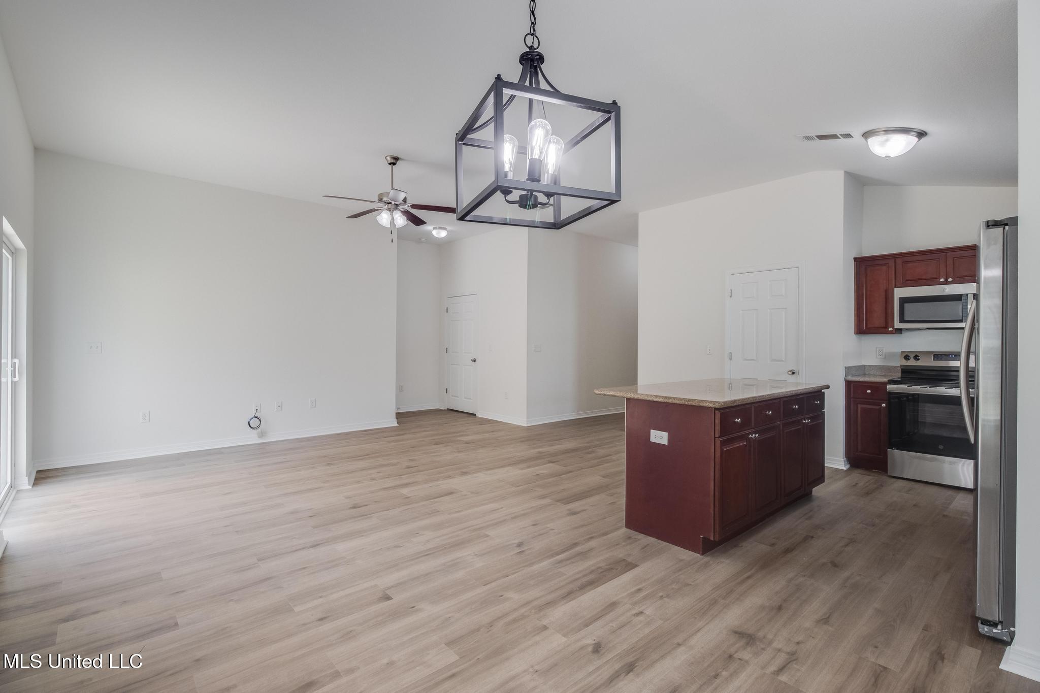 13110 Turtle Creek Parkway Property Photo 4