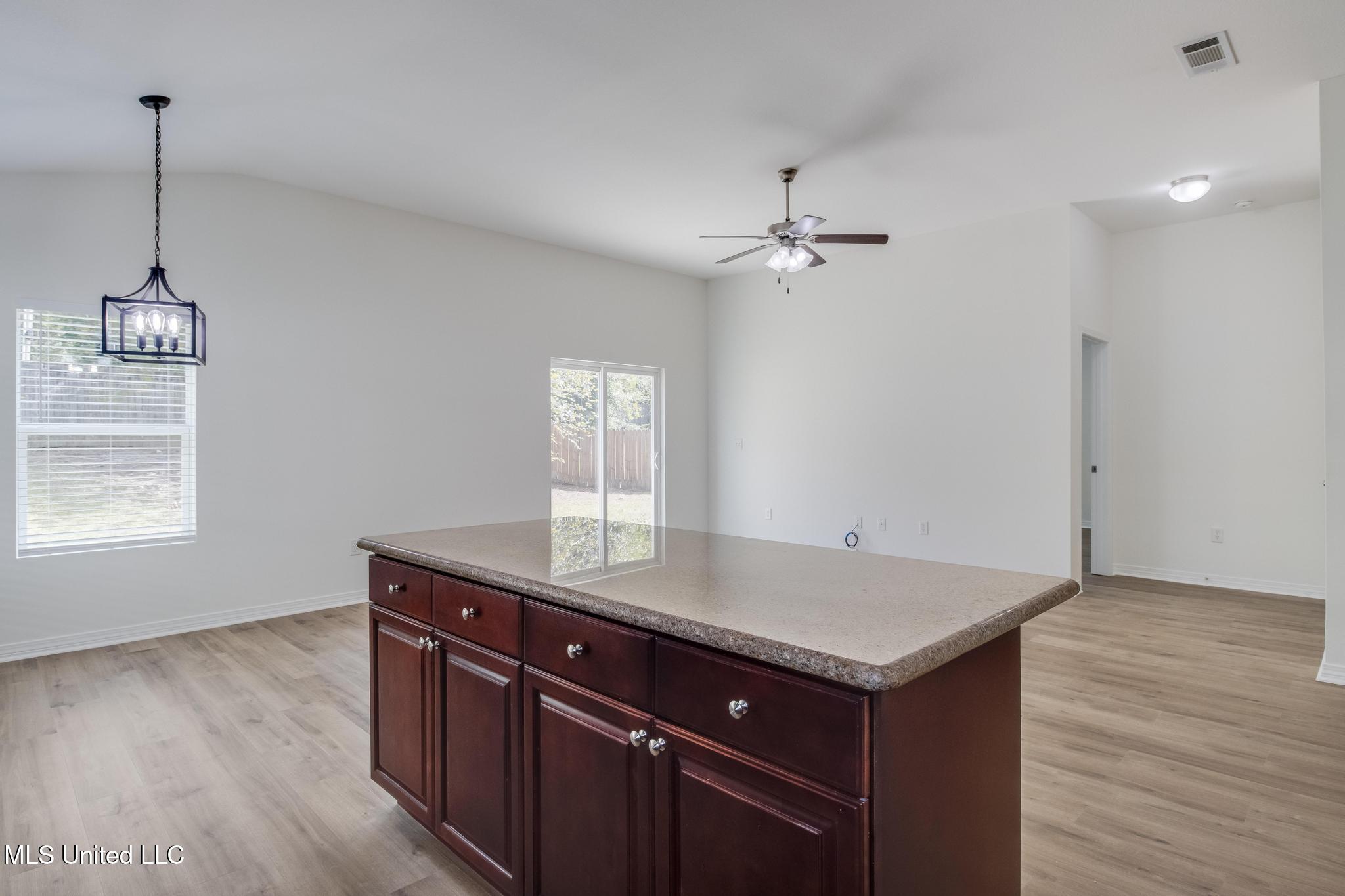 13110 Turtle Creek Parkway Property Photo 7