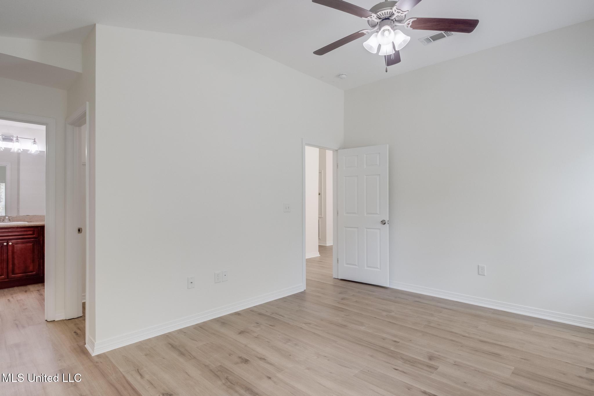 13110 Turtle Creek Parkway Property Photo 9