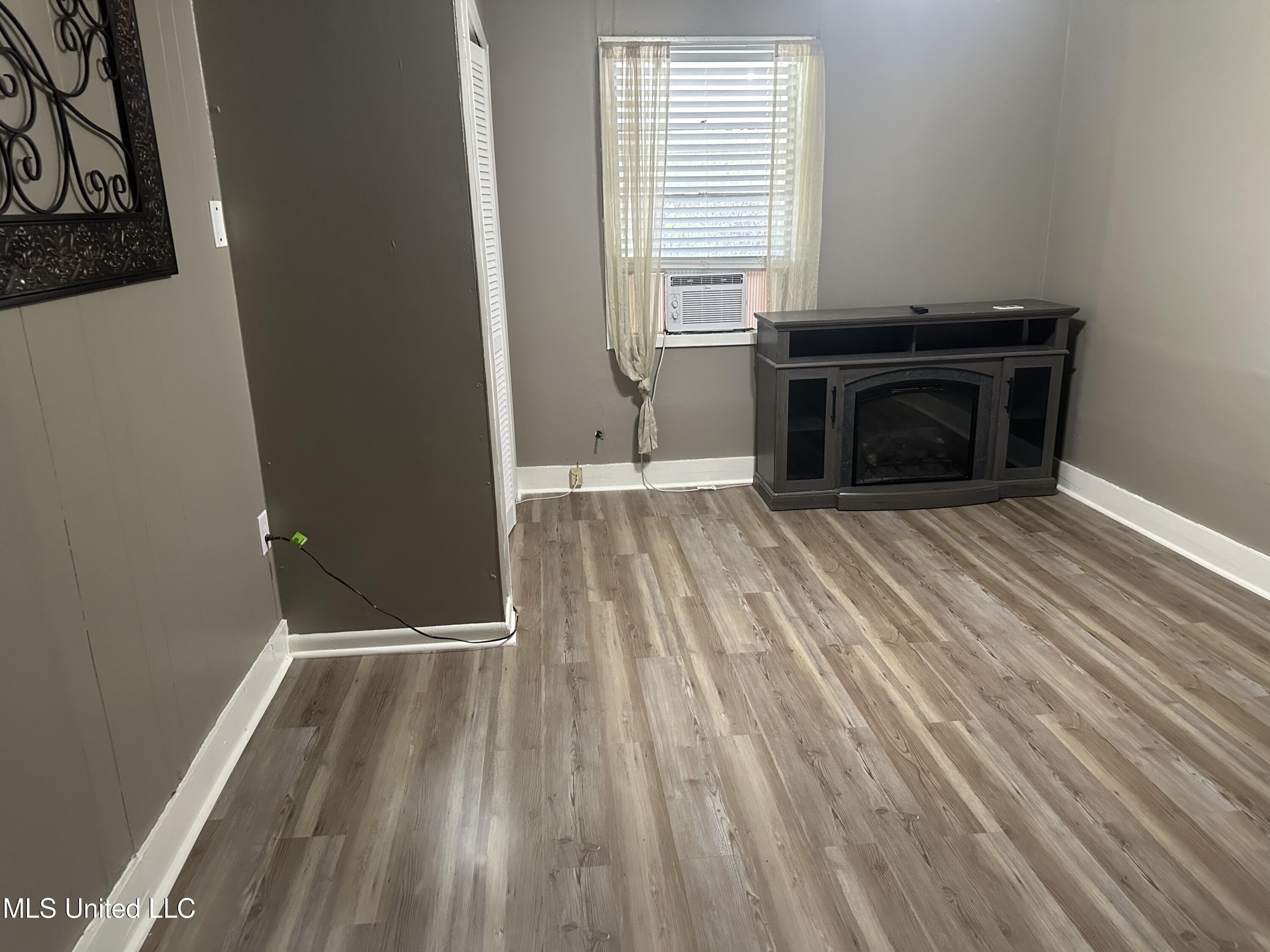 5428 Terry Road Property Photo 10