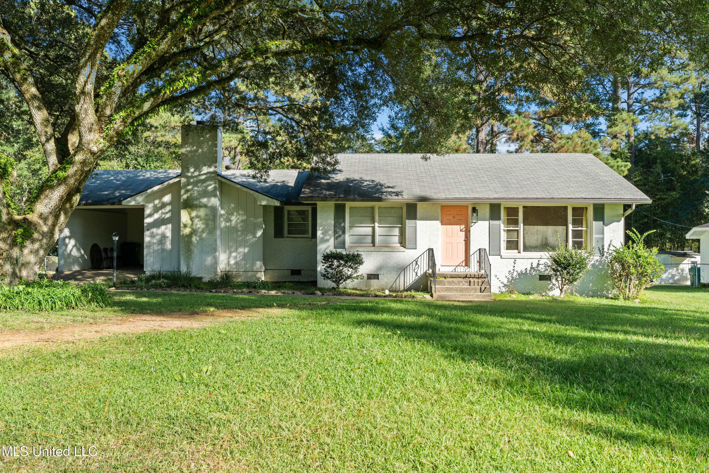 915 Kraner Lane Property Photo 1