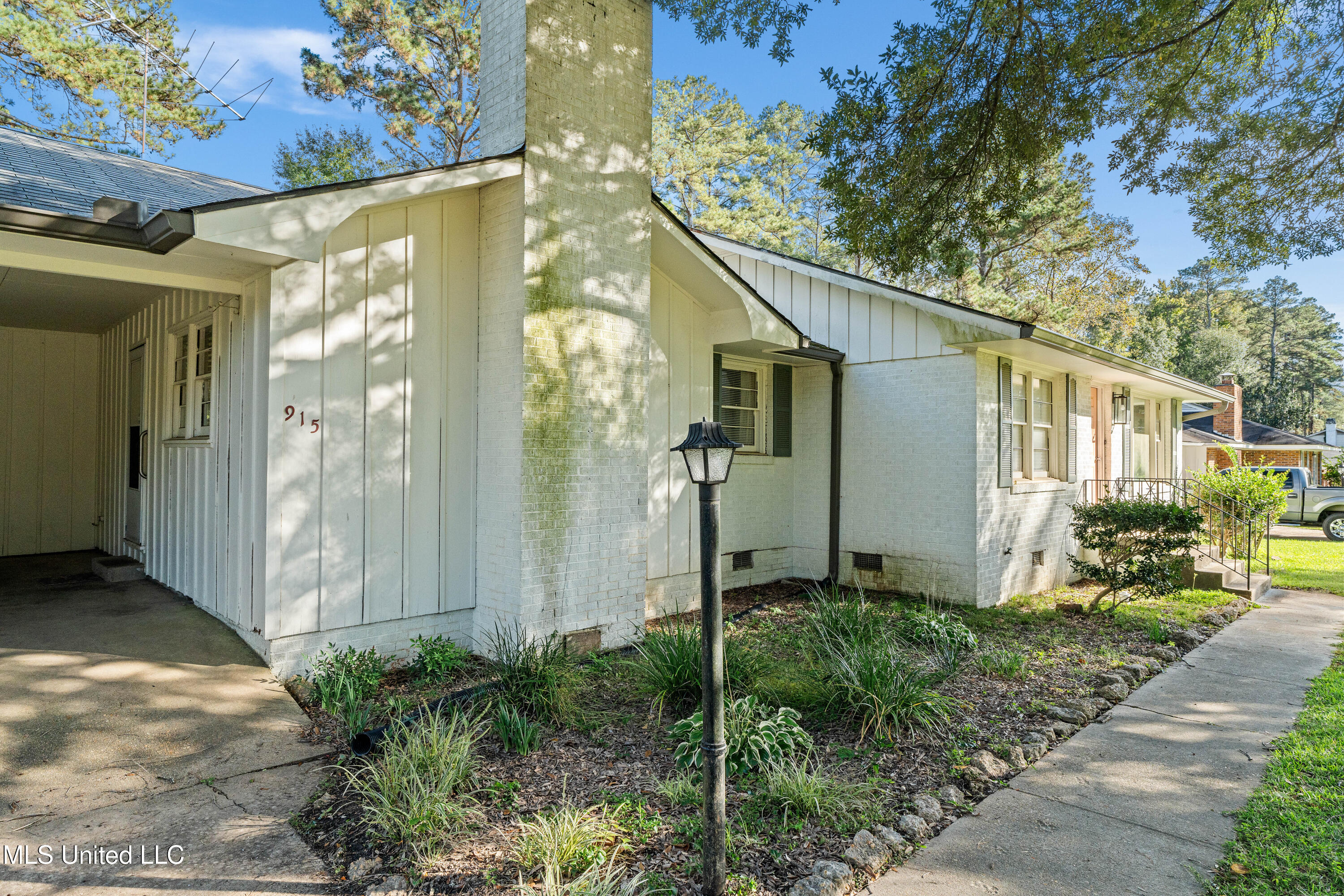 915 Kraner Lane Property Photo 4