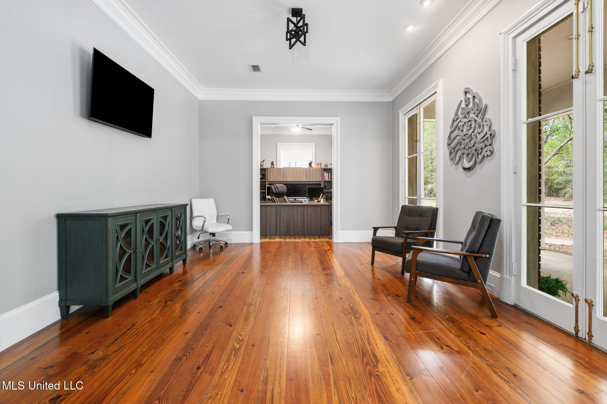 454 Earlville Road Property Photo 11