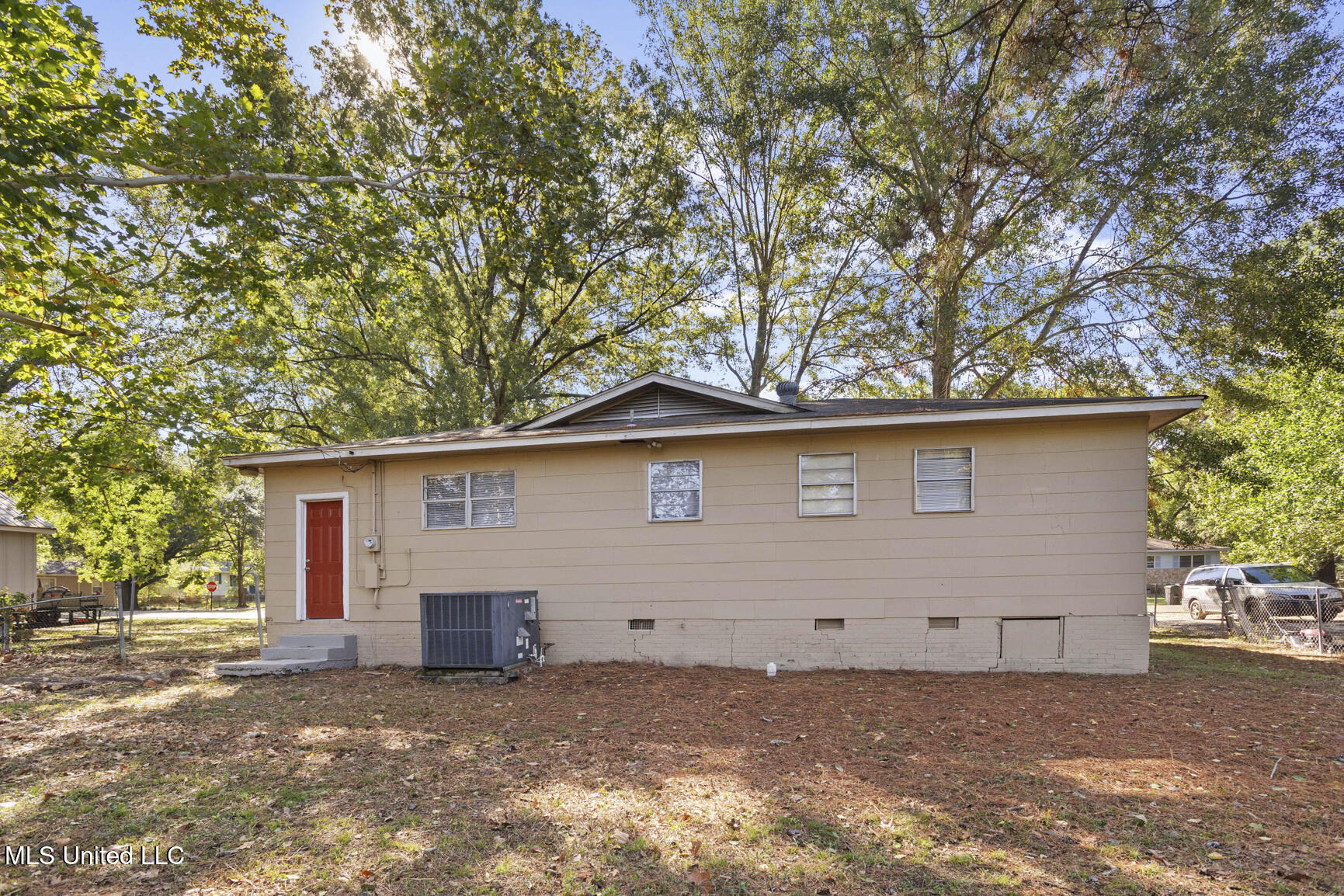 4162 Dearing Street Property Photo 6