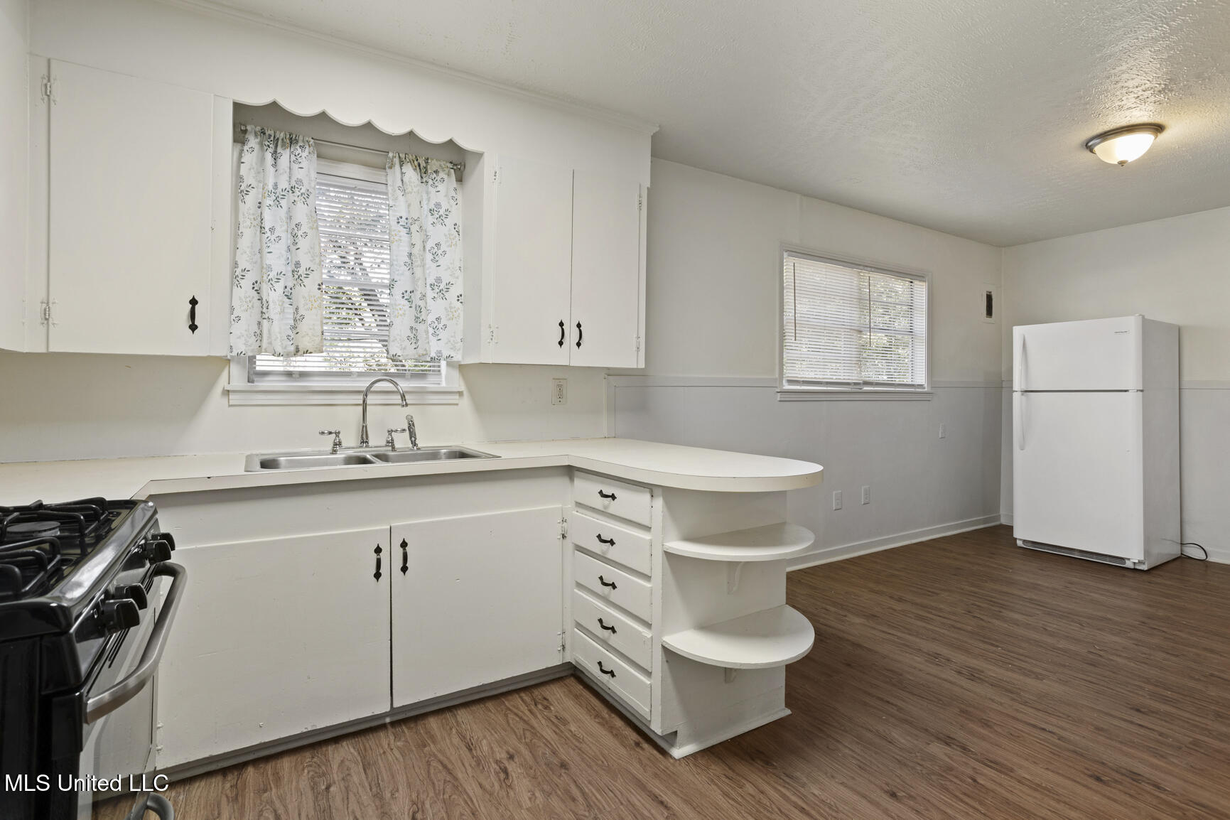 4162 Dearing Street Property Photo 10