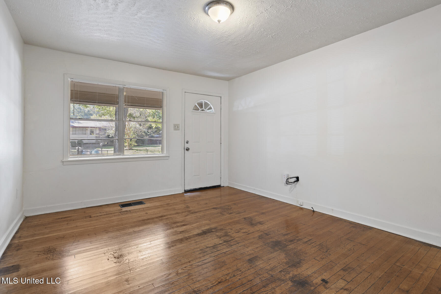 4162 Dearing Street Property Photo 13