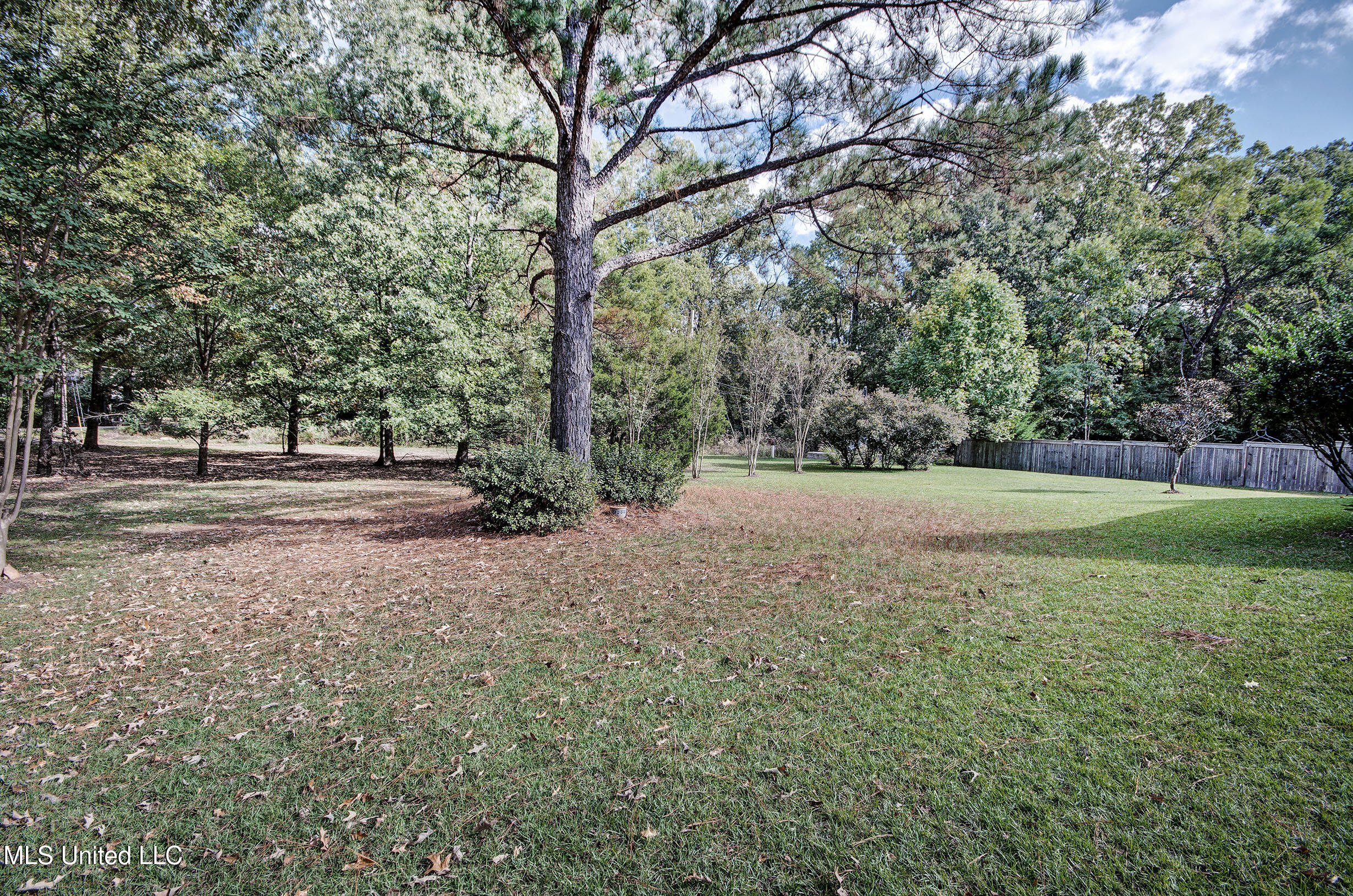 135 Seville Way Property Photo 8