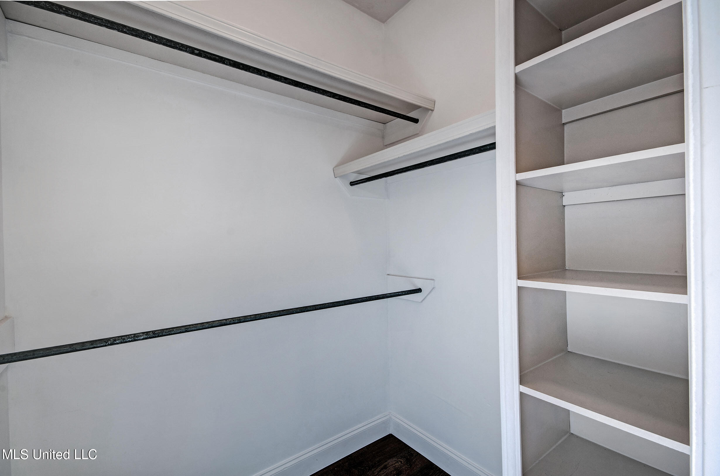 135 Seville Way Property Photo 17