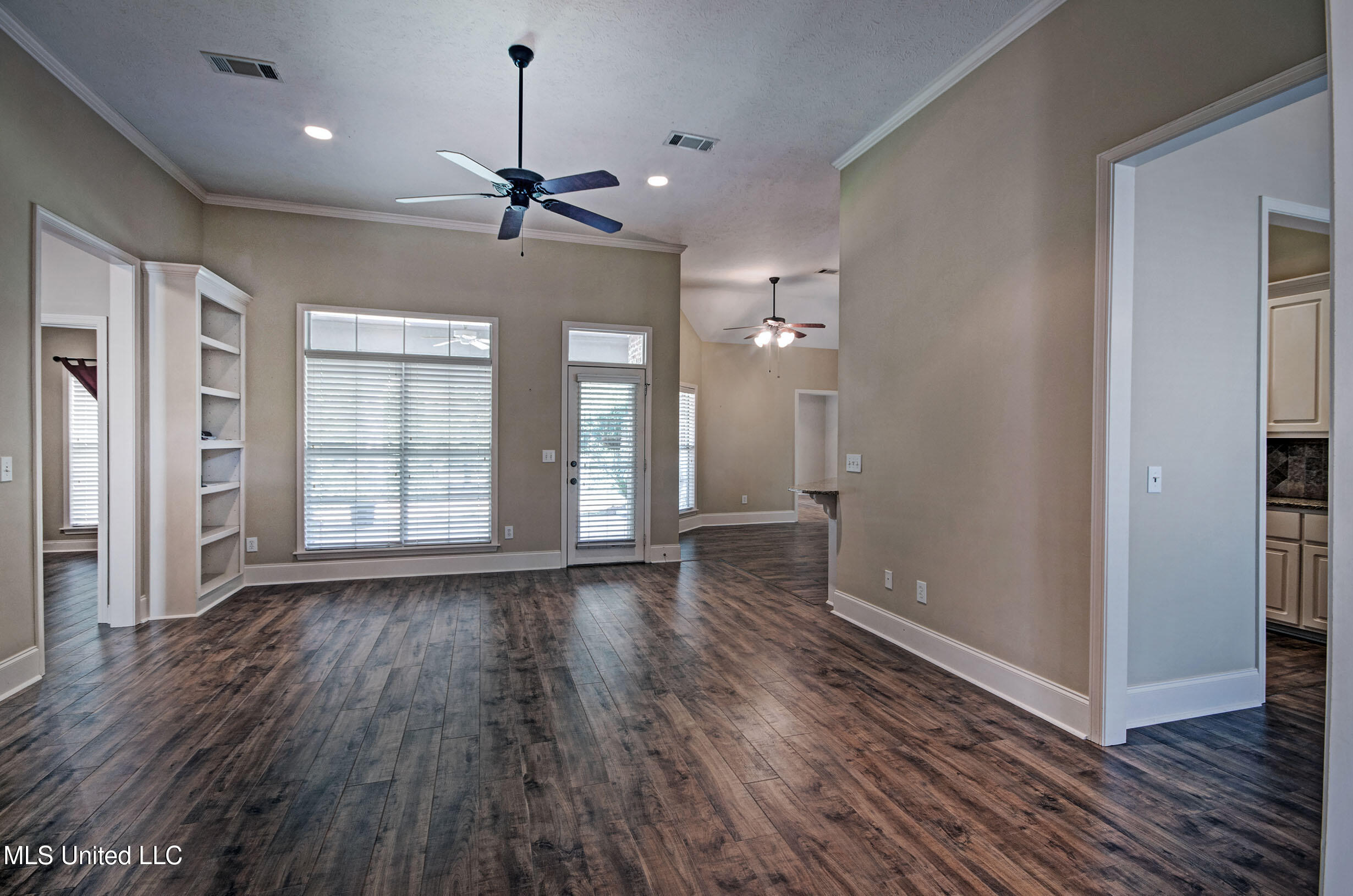 135 Seville Way Property Photo 19