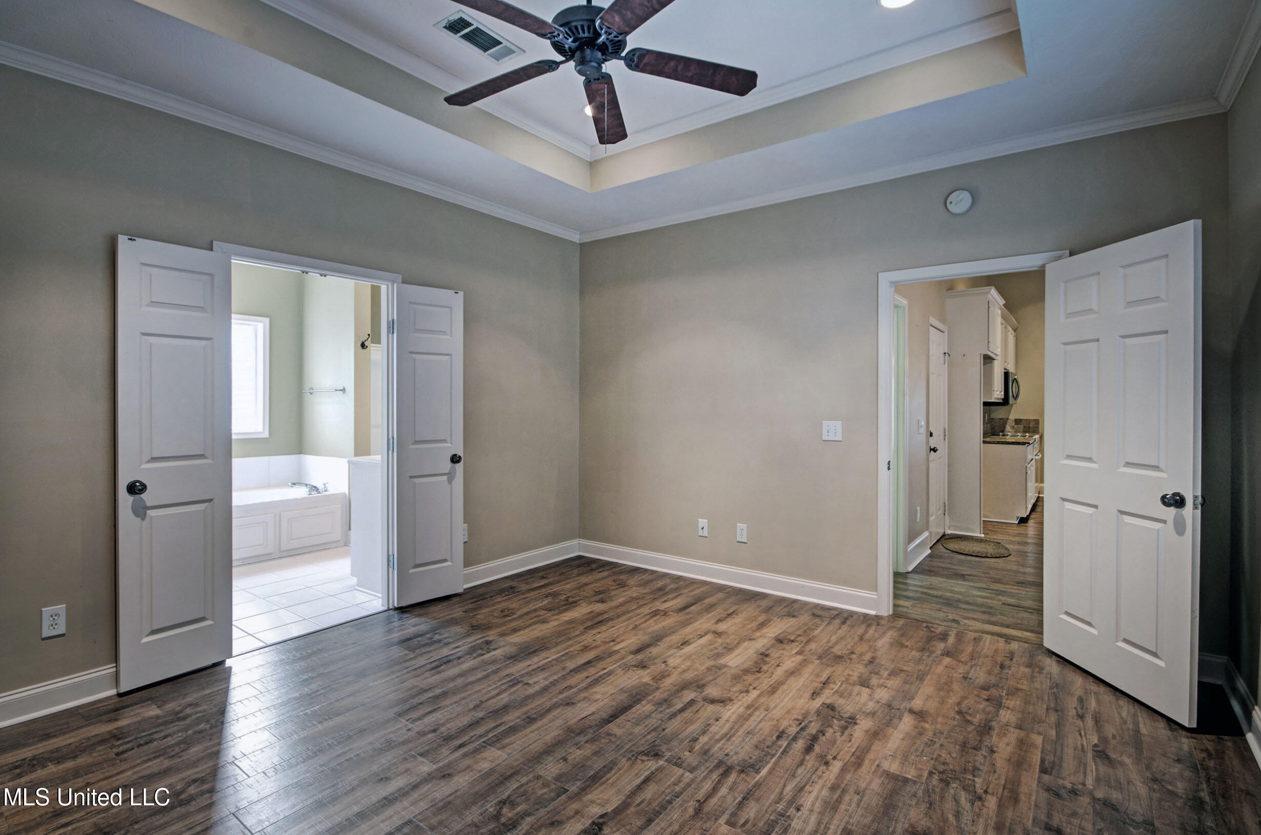 135 Seville Way Property Photo 26