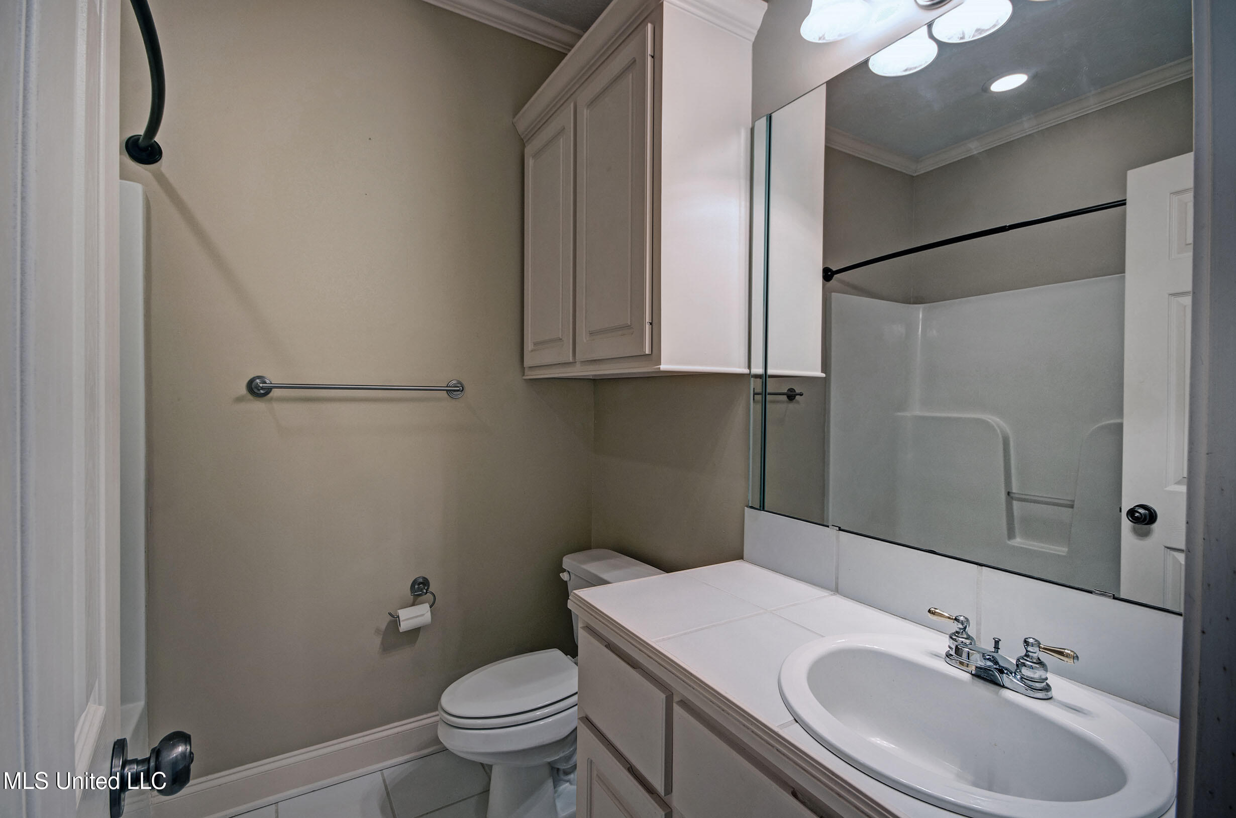 135 Seville Way Property Photo 28