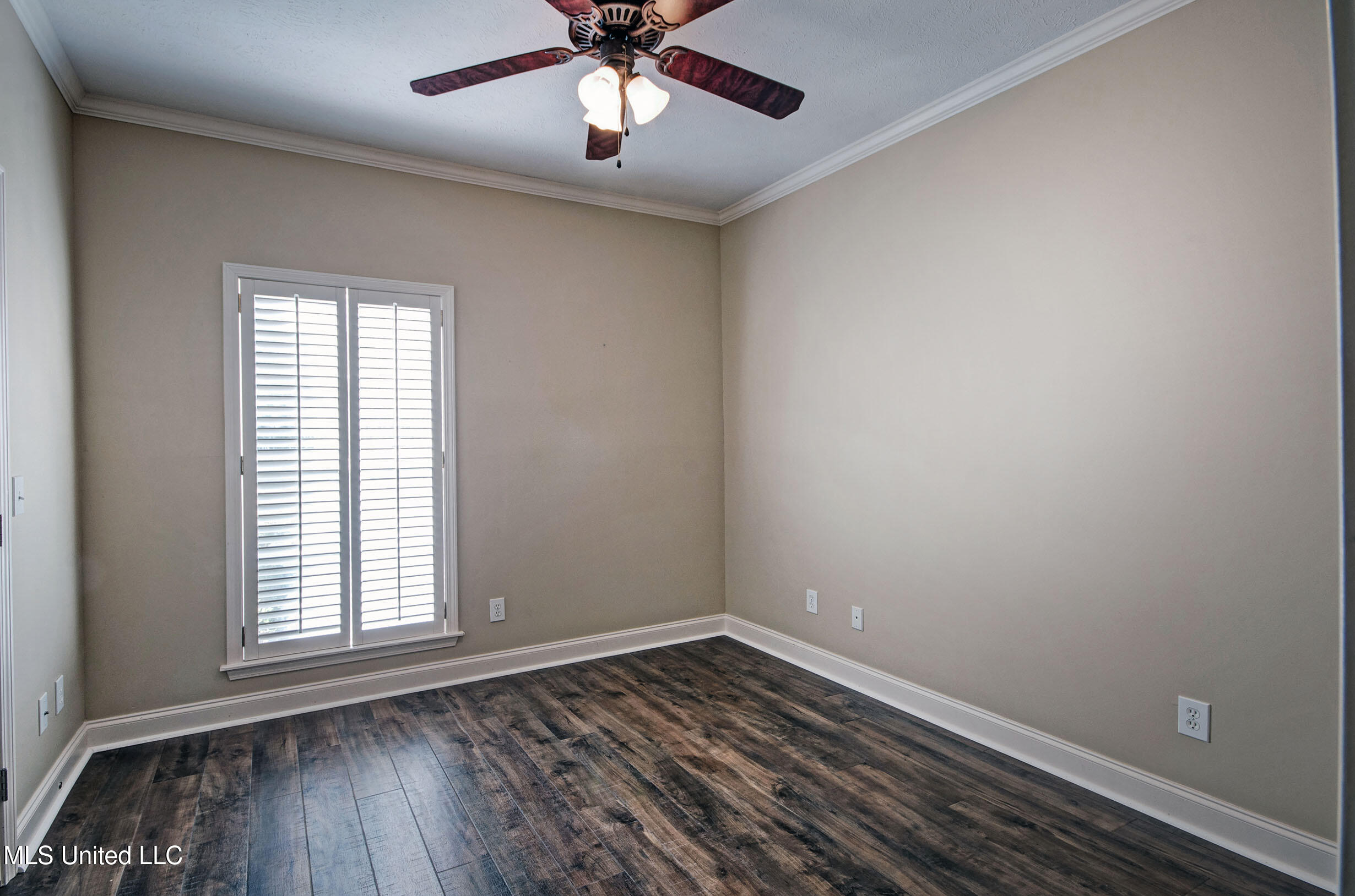 135 Seville Way Property Photo 30