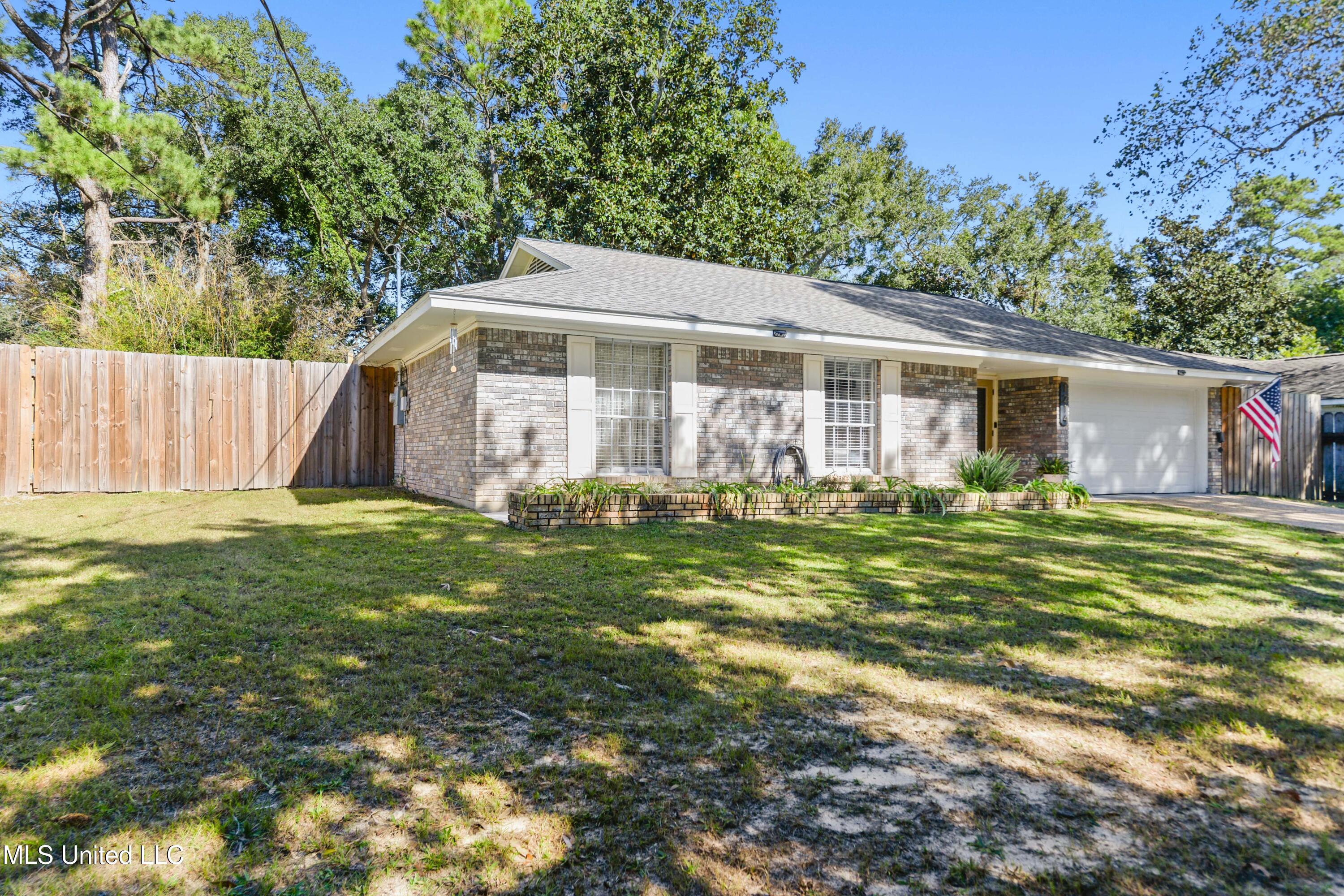 1214 Lancelot Lane Property Photo 8