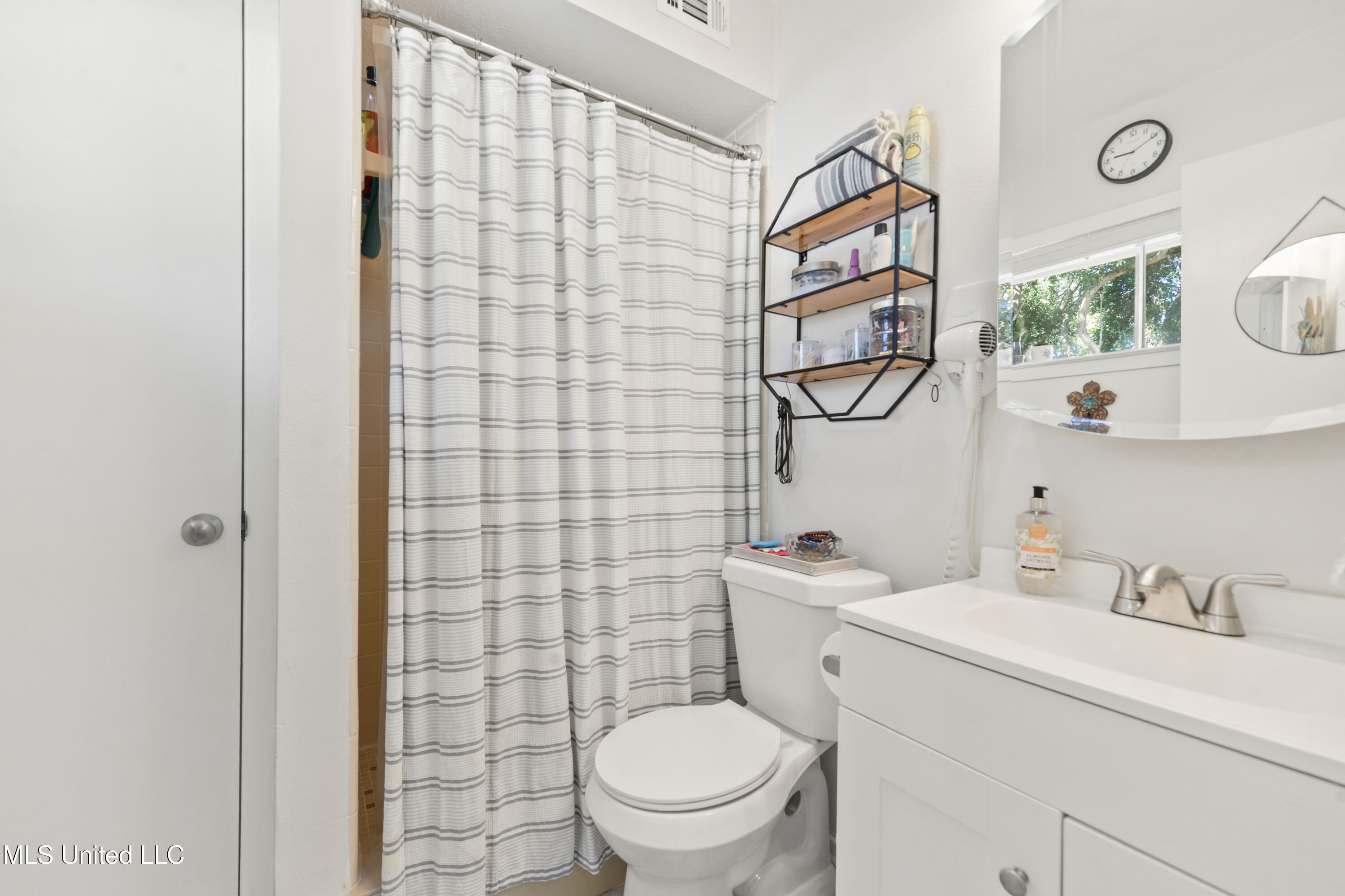 1214 Lancelot Lane Property Photo 16