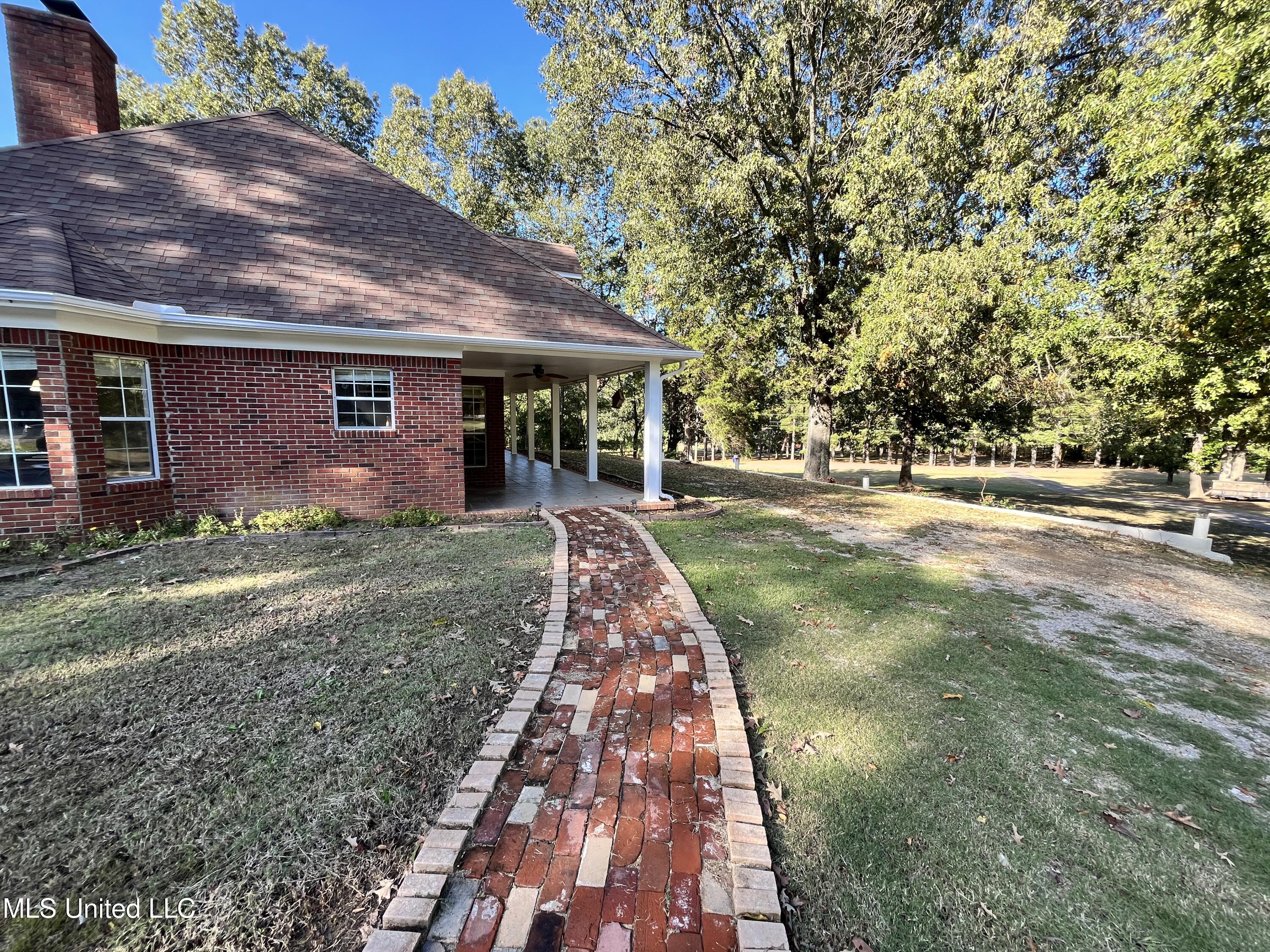 5816 N Rolling Pine Drive Property Photo 5