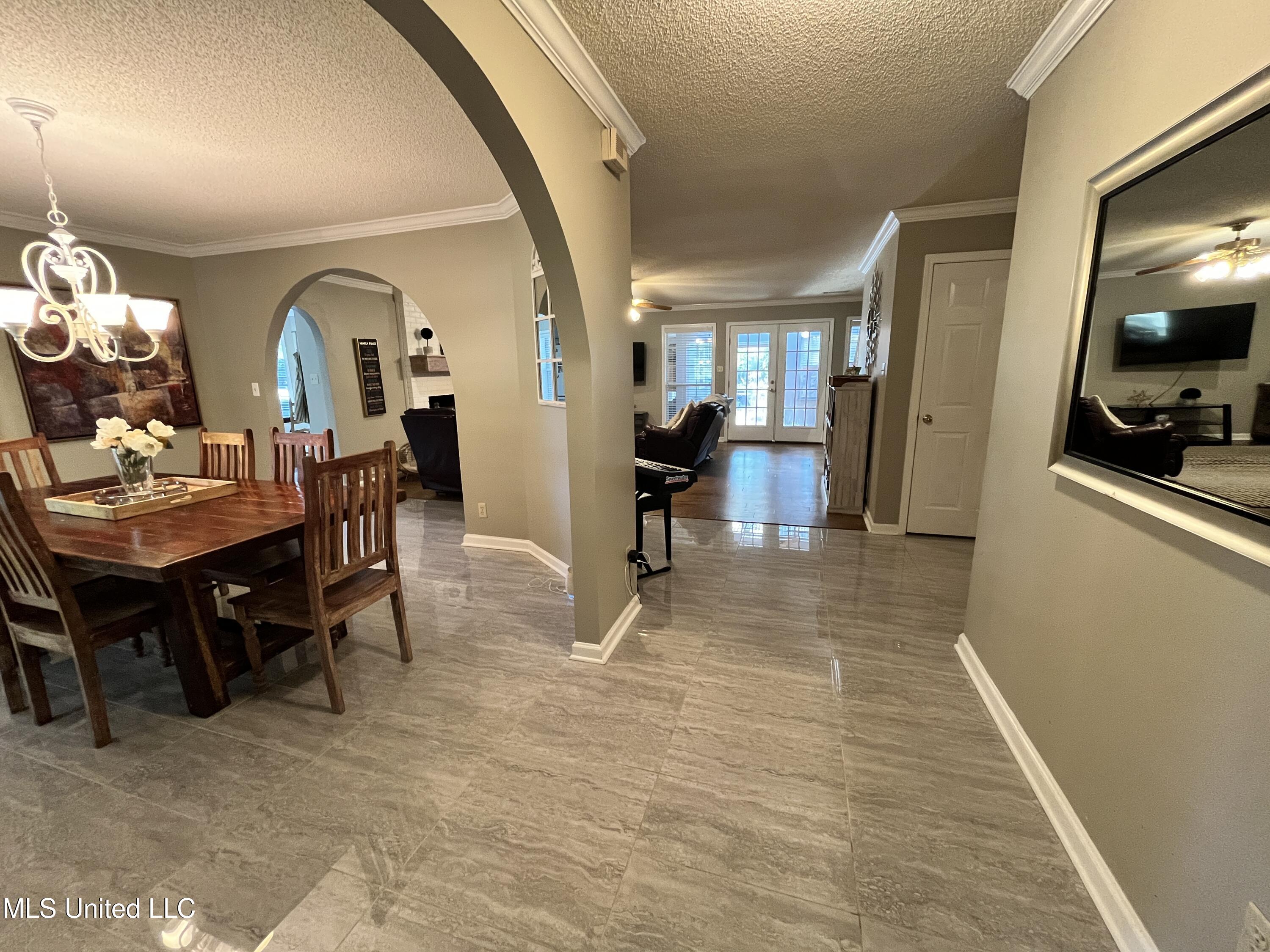 5816 N Rolling Pine Drive Property Photo 9