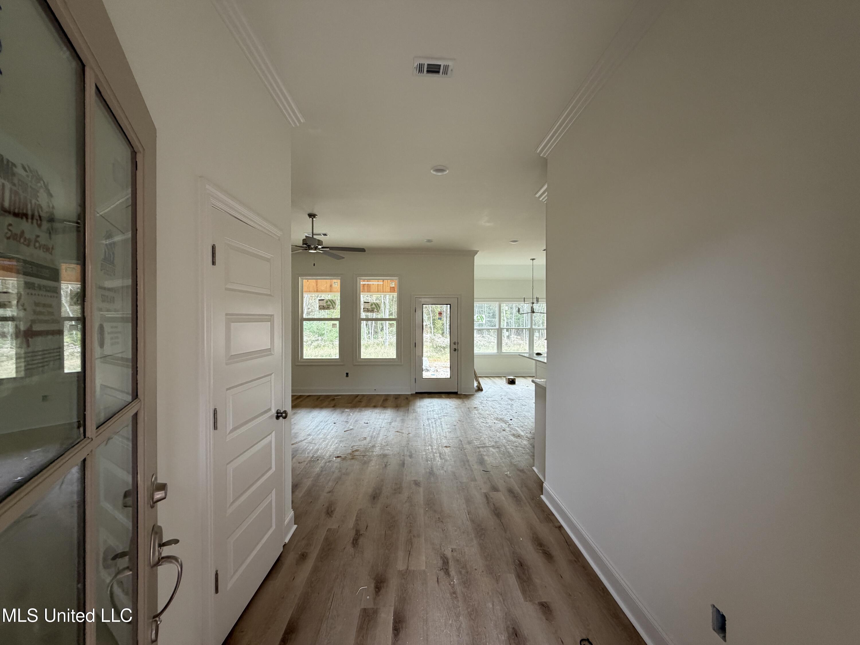 211 Anderson Oaks Drive Property Photo 3