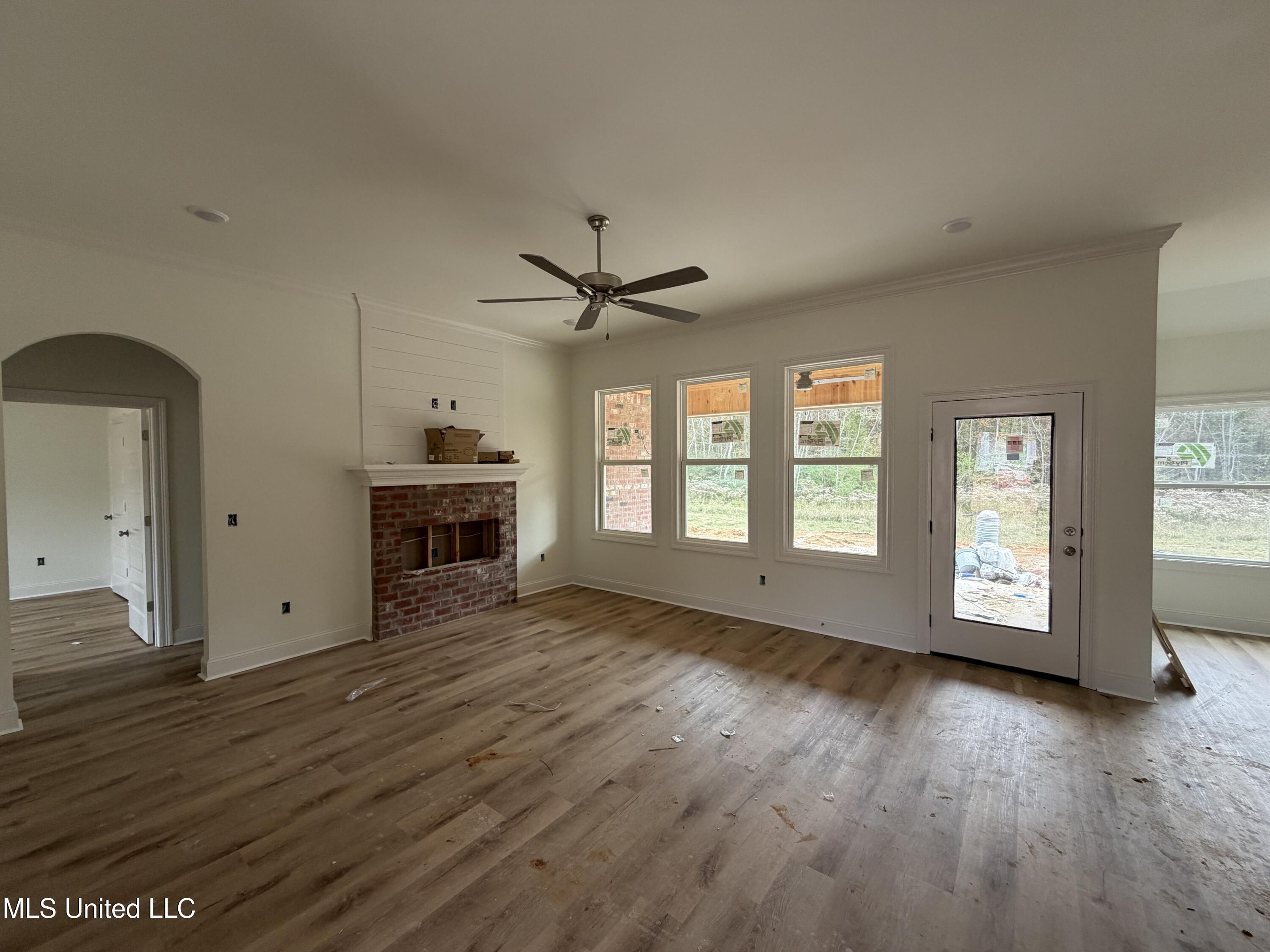 211 Anderson Oaks Drive Property Photo 4