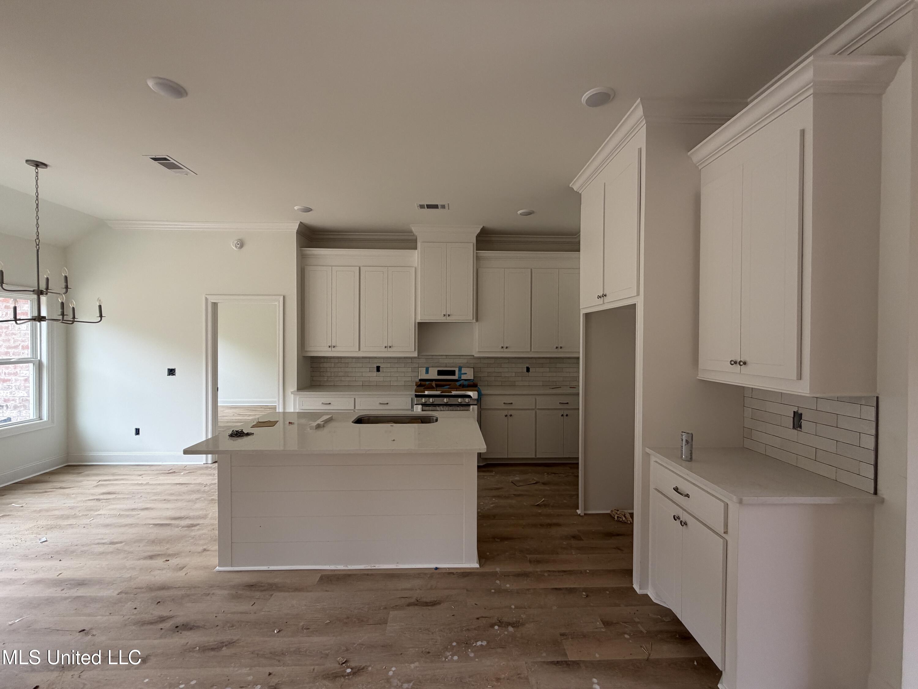 211 Anderson Oaks Drive Property Photo 5