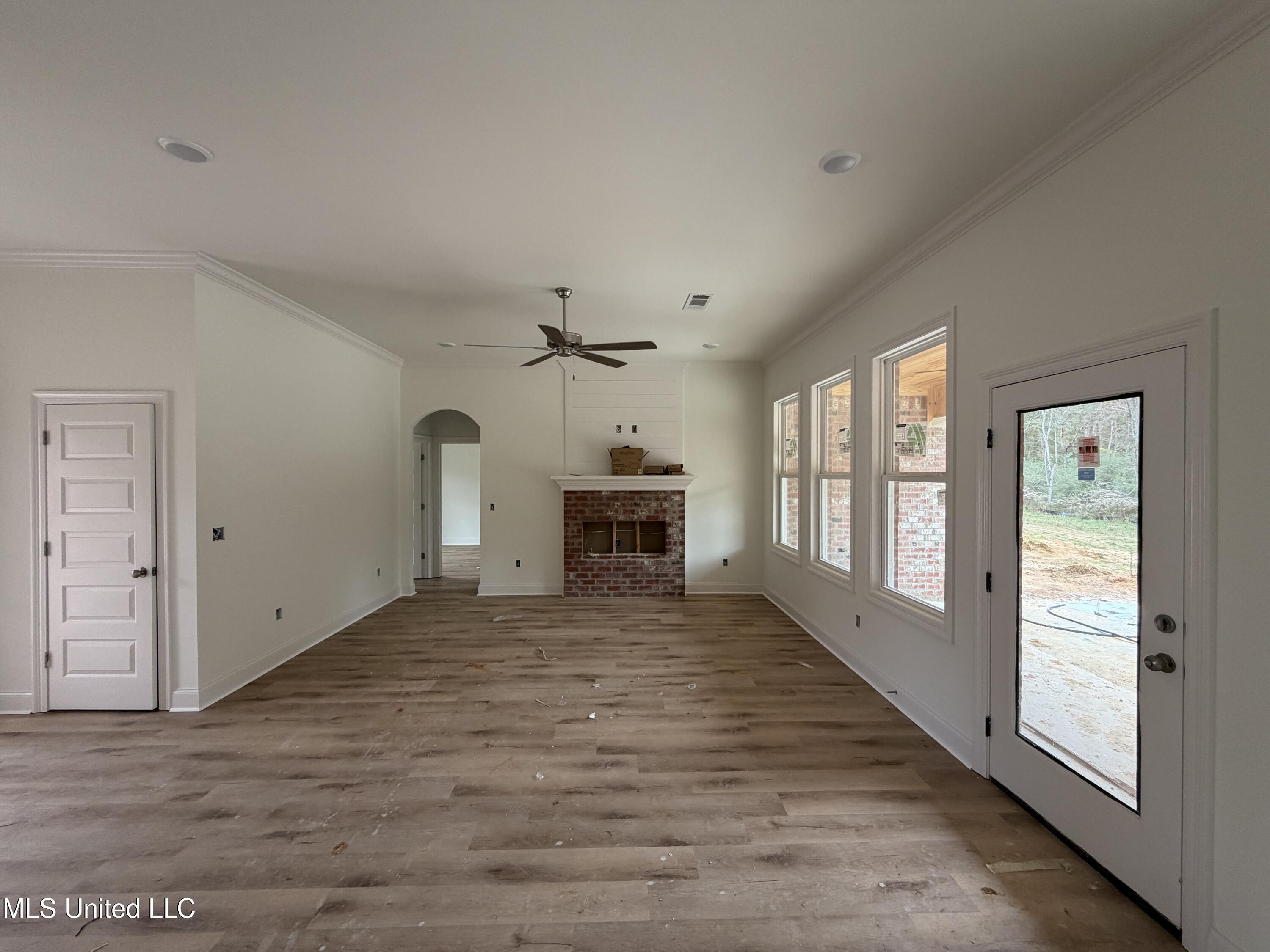 211 Anderson Oaks Drive Property Photo 9