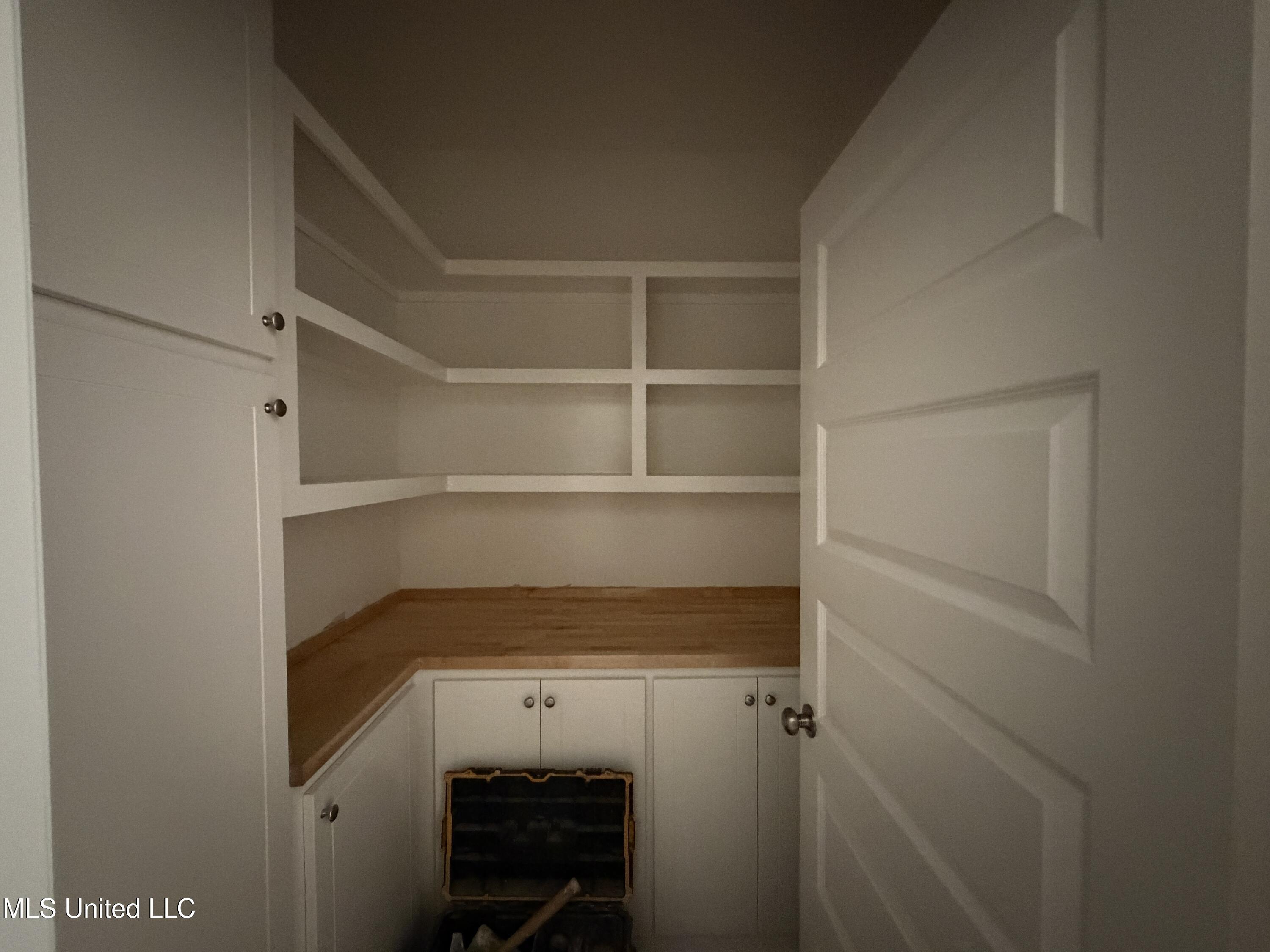 211 Anderson Oaks Drive Property Photo 11