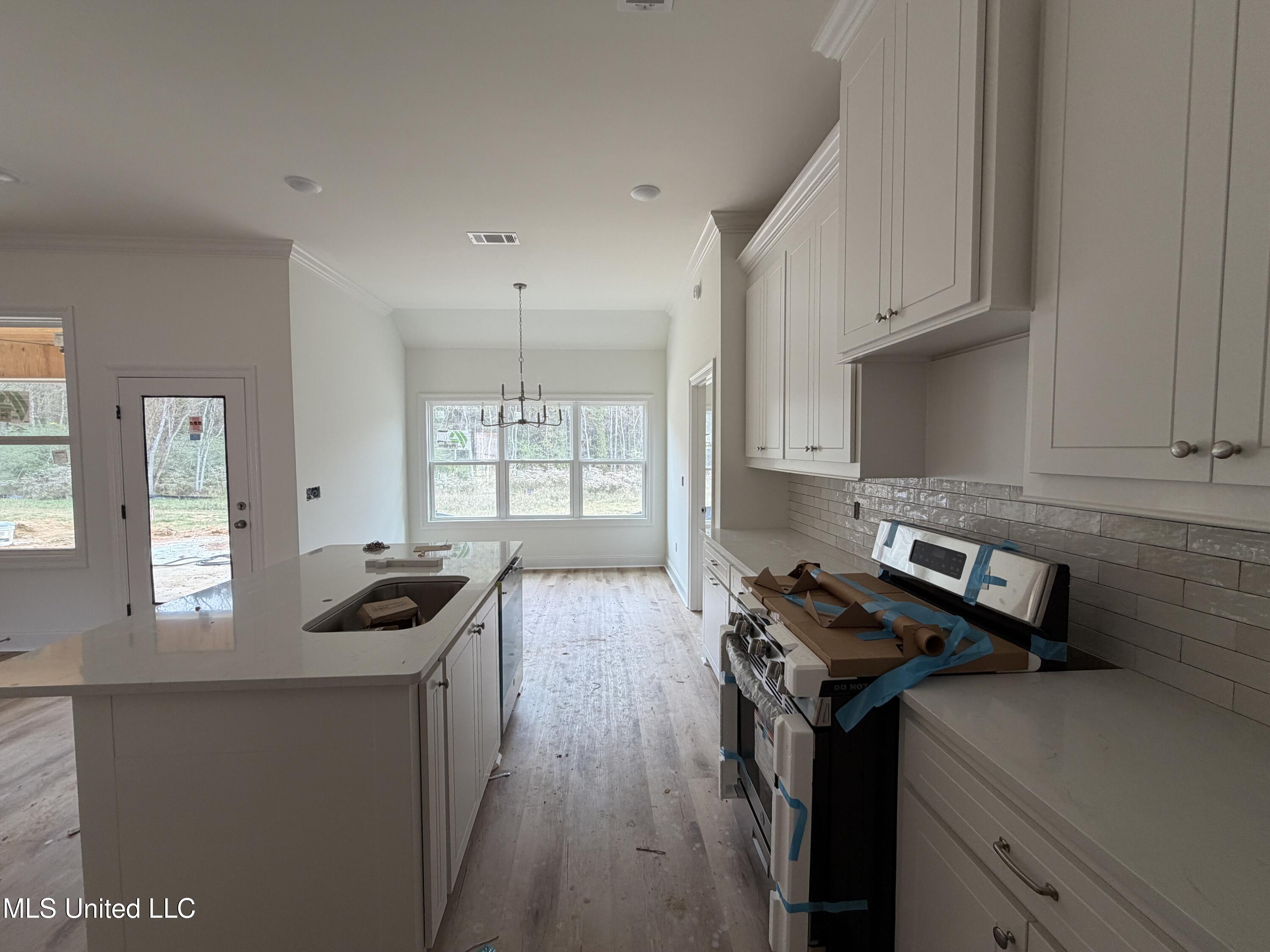 211 Anderson Oaks Drive Property Photo 12