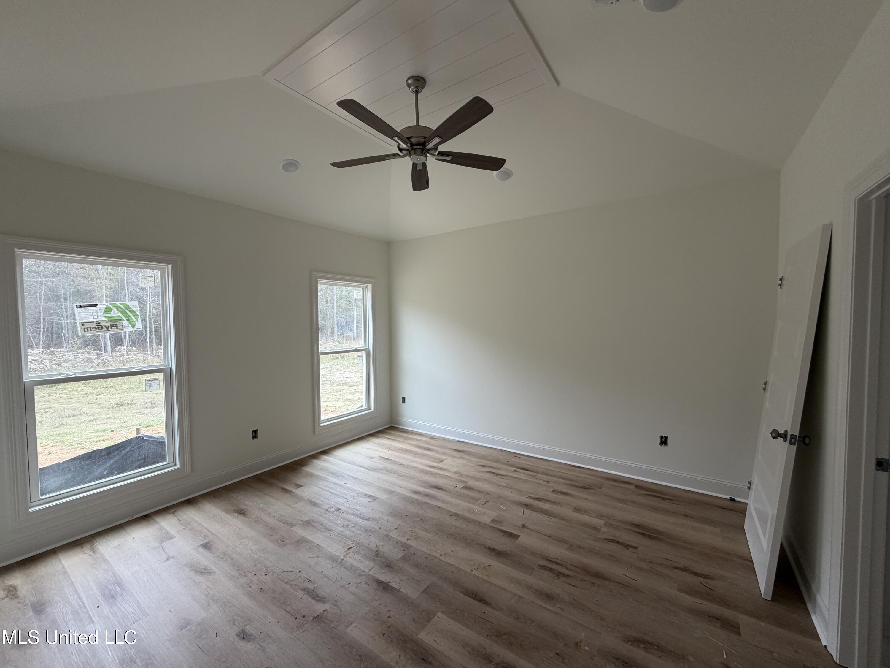 211 Anderson Oaks Drive Property Photo 13