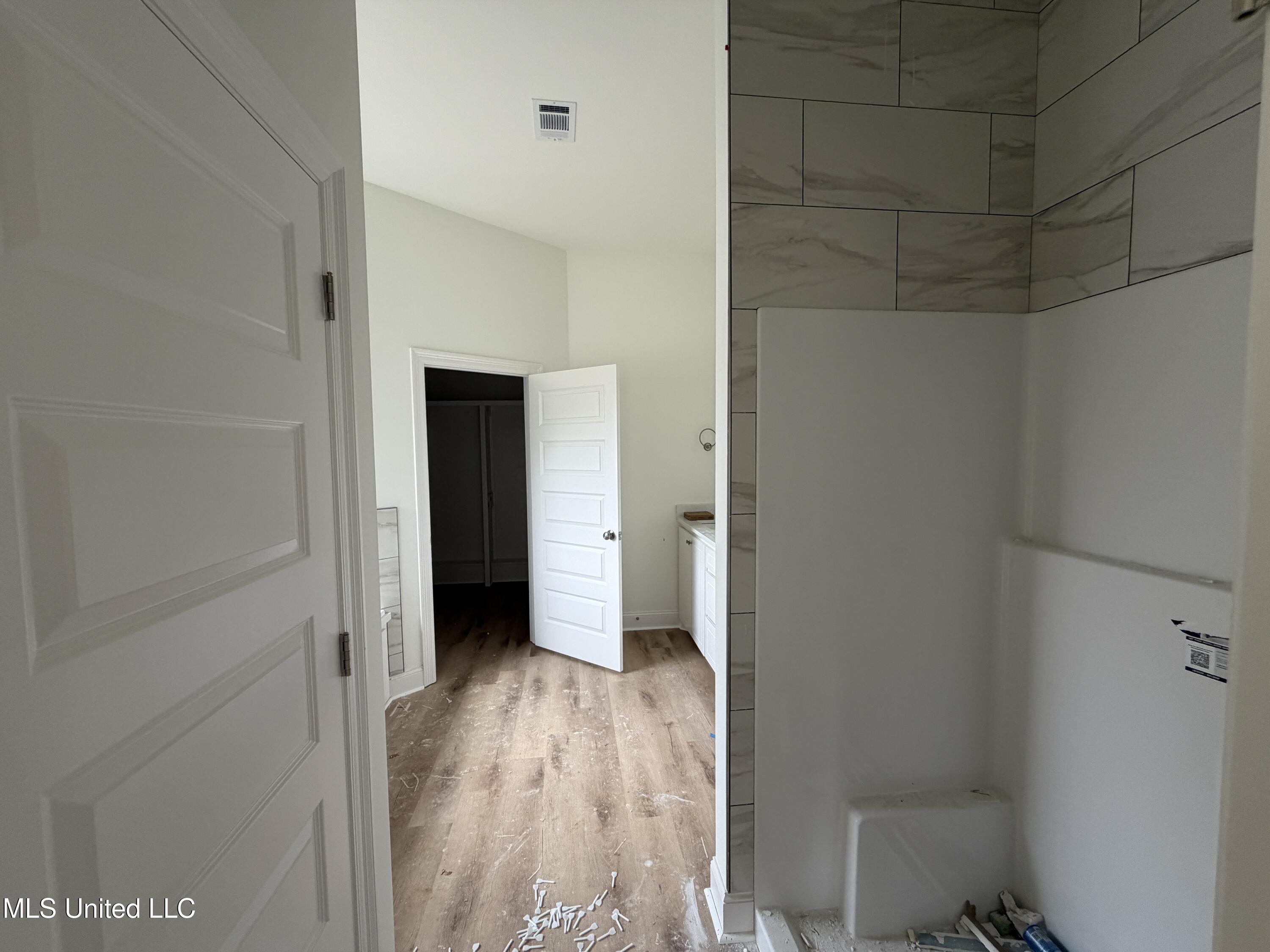 211 Anderson Oaks Drive Property Photo 14